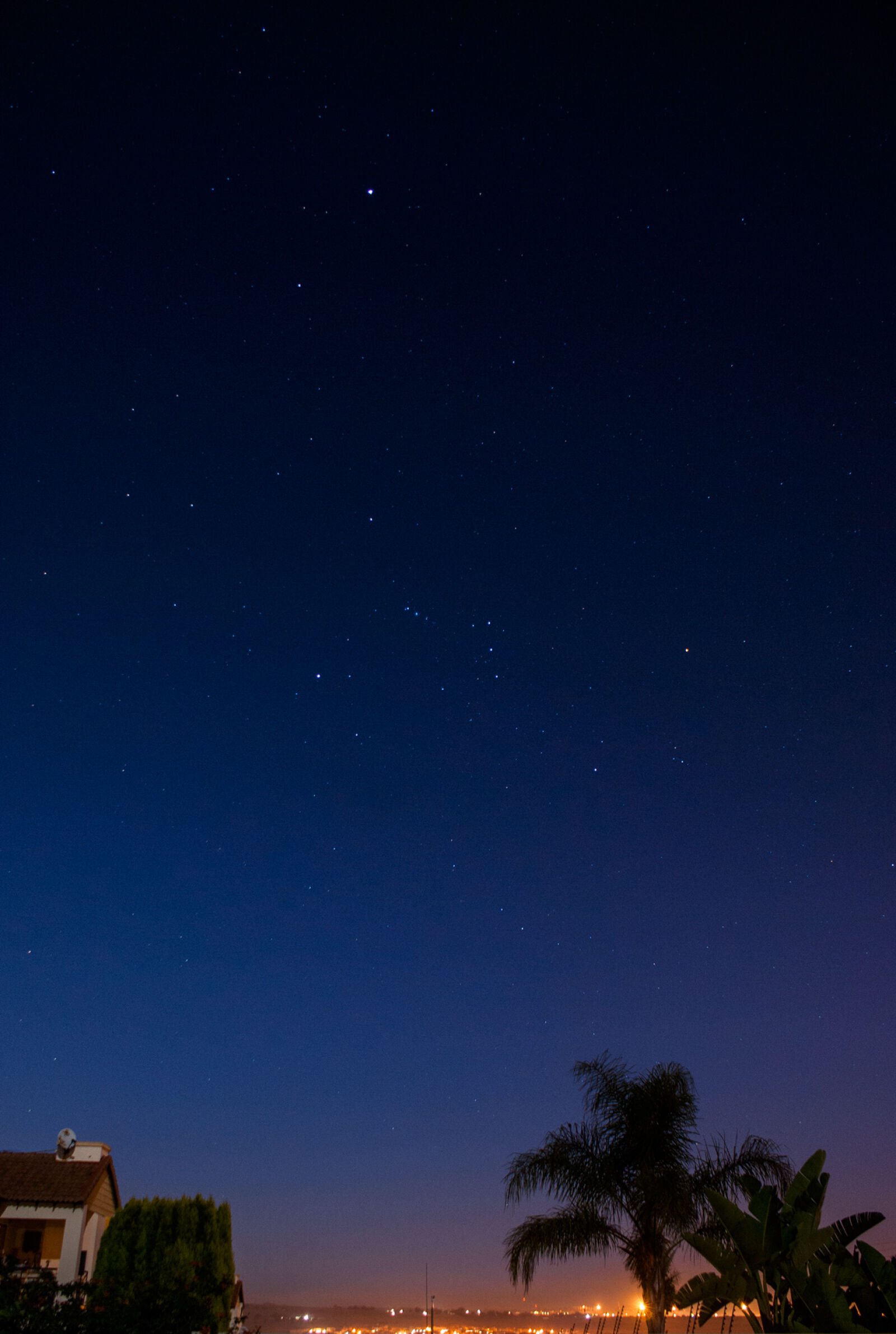 Sony DT 18-70mm F3.5-5.6 sample photo. Evening, night, night, time photography