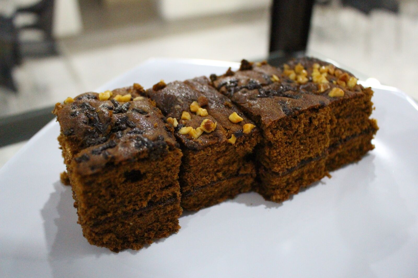 Canon EOS 700D (EOS Rebel T5i / EOS Kiss X7i) sample photo. Brownies, chocolate, snack photography