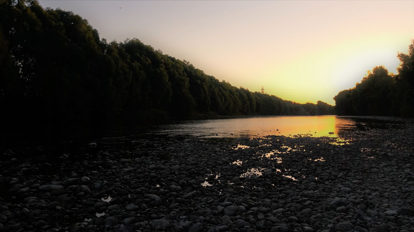 Samsung Galaxy S5 sample photo. Gold, river, stones, sunset photography