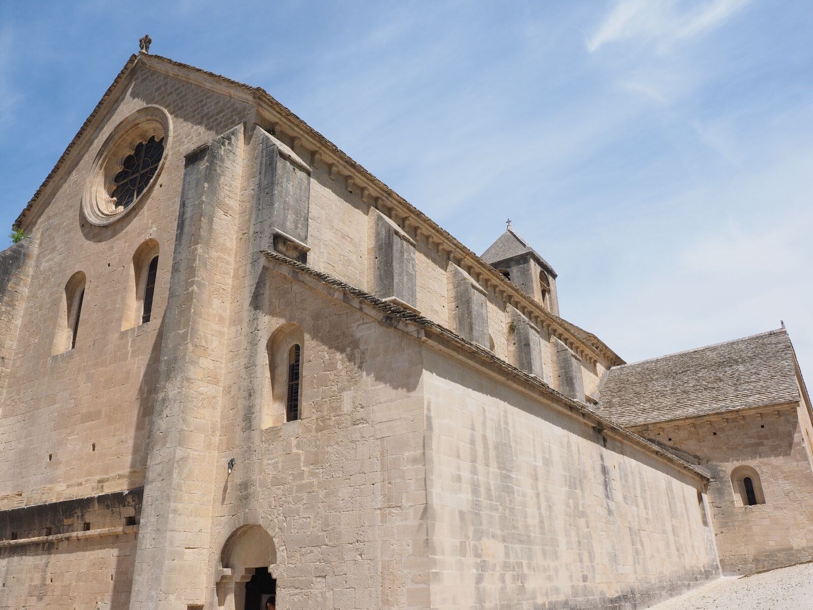 Olympus OM-D E-M1 + Olympus M.Zuiko Digital ED 12-40mm F2.8 Pro sample photo. Abbey church, church, abbaye photography