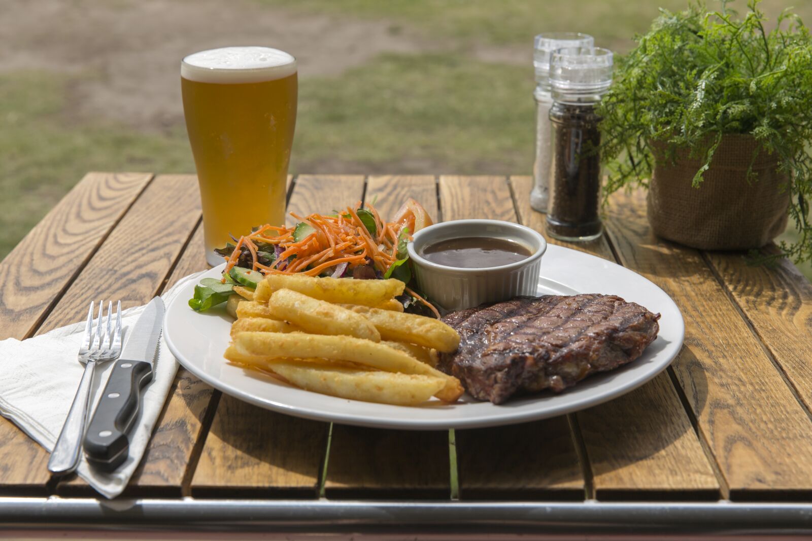 Canon EF 24-70mm F2.8L II USM sample photo. Steak, food, dinner photography