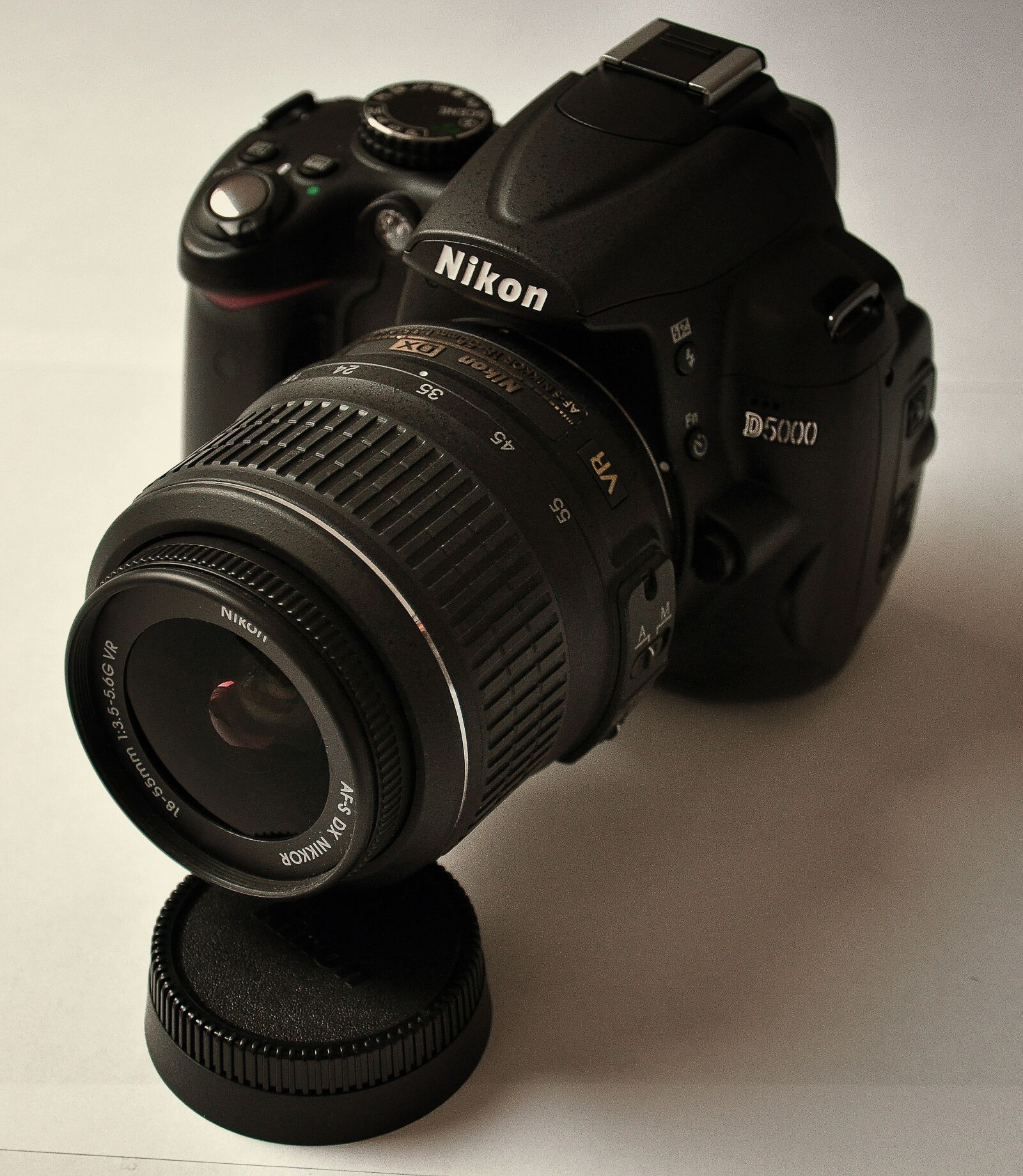 Nikon D90 sample photo. Nikon, lens, shutter photography