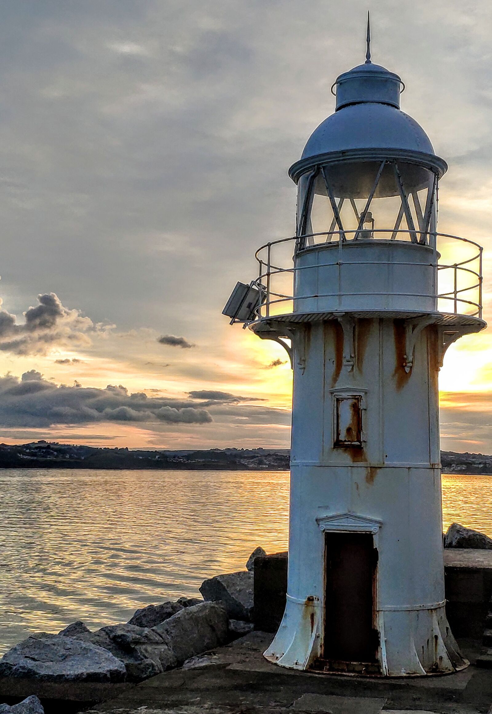 Xiaomi MI 8 sample photo. Brixham, lighthouse, breakwater photography