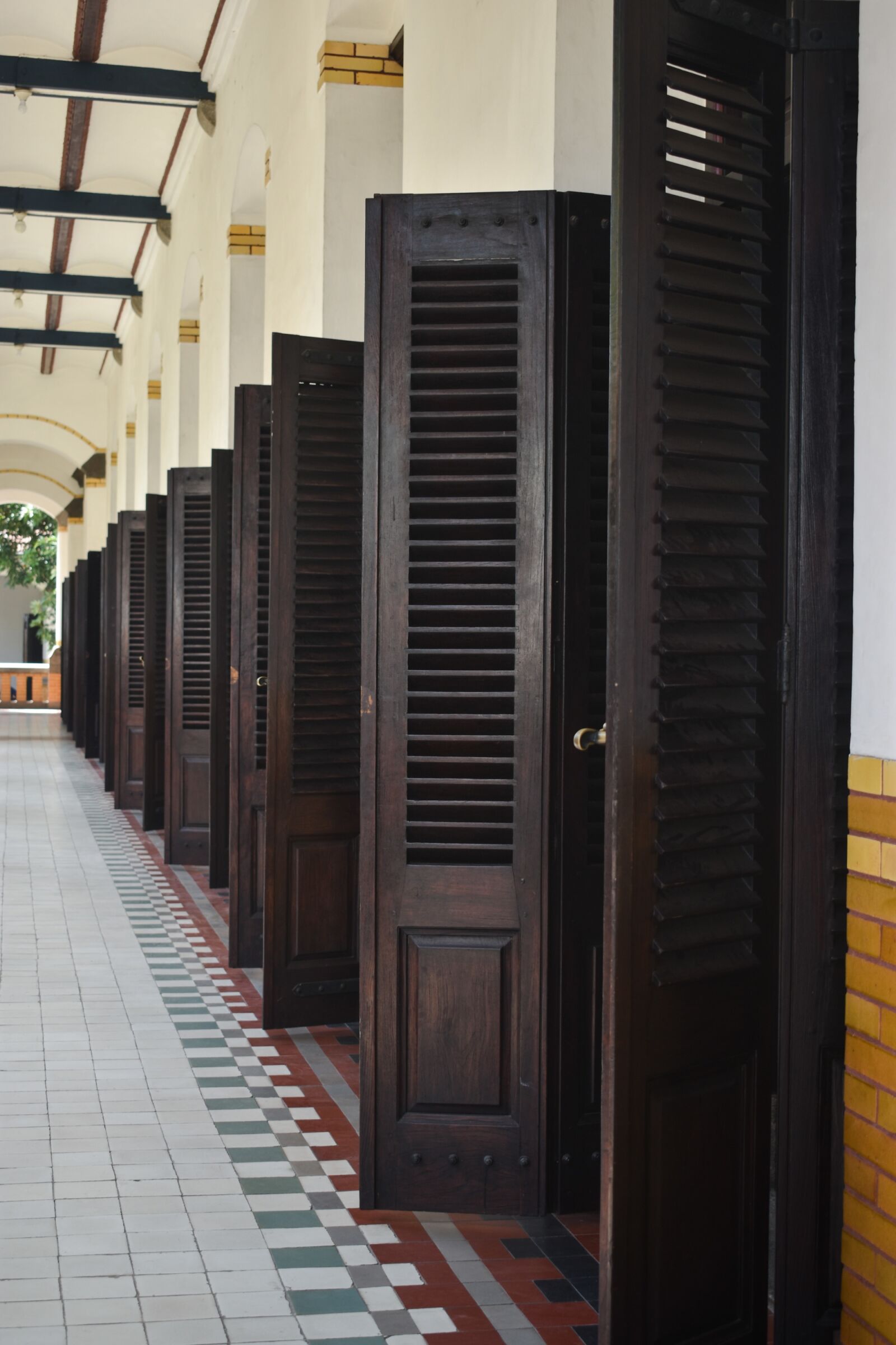 Nikon D3400 sample photo. Doors, architecture, old photography