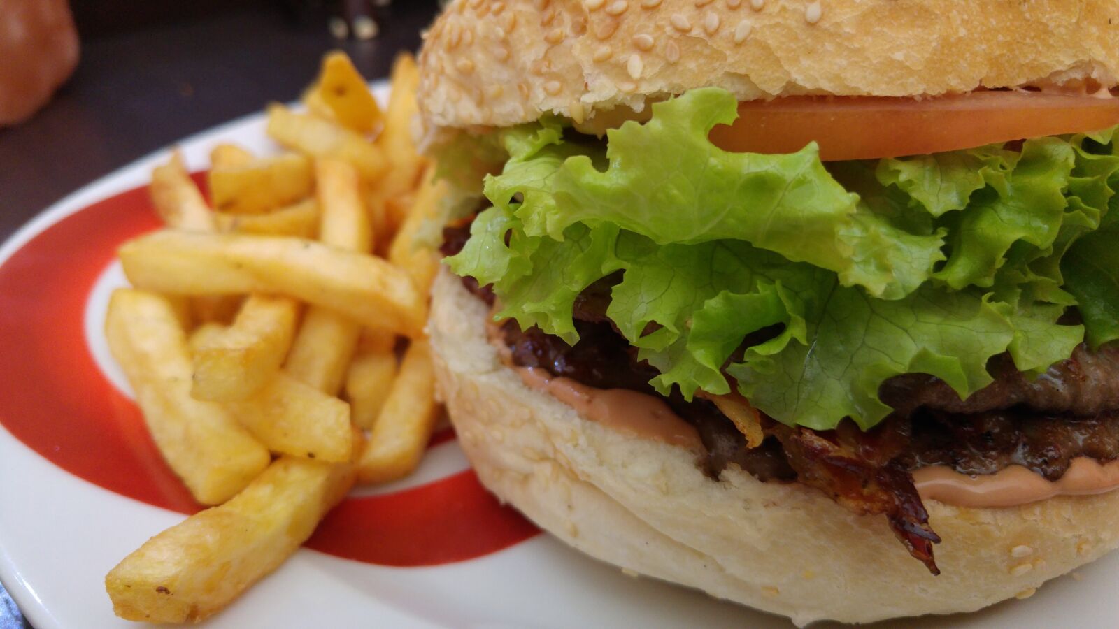 LG G4 sample photo. Meal, food, burger photography