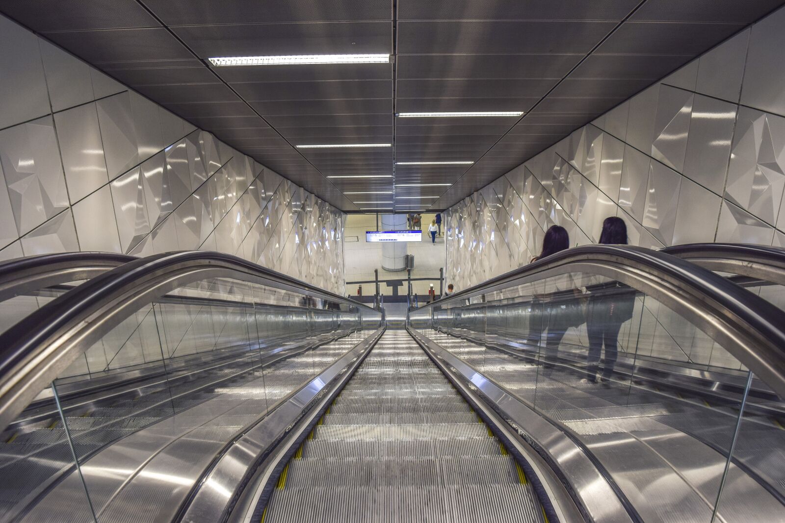 Nikon D3300 sample photo. Escalator, metro, stairs photography