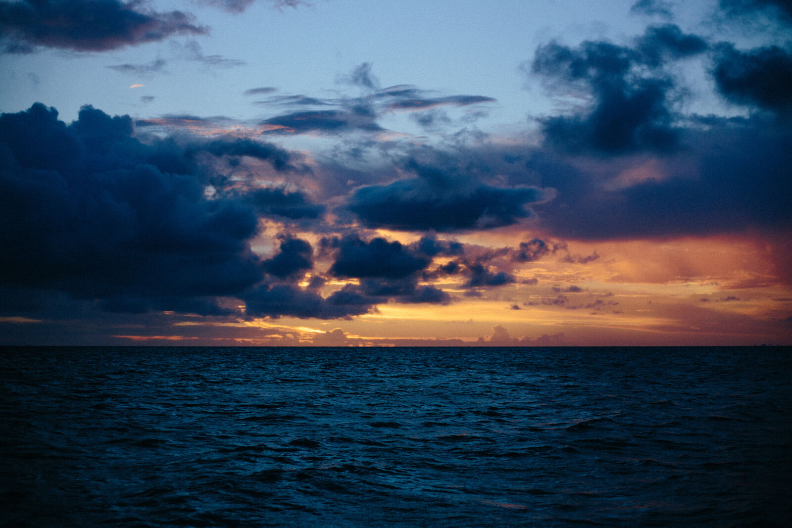 Canon EOS 6D + Canon EF 50mm F1.8 STM sample photo. Beach, beautiful, clouds, dawn photography
