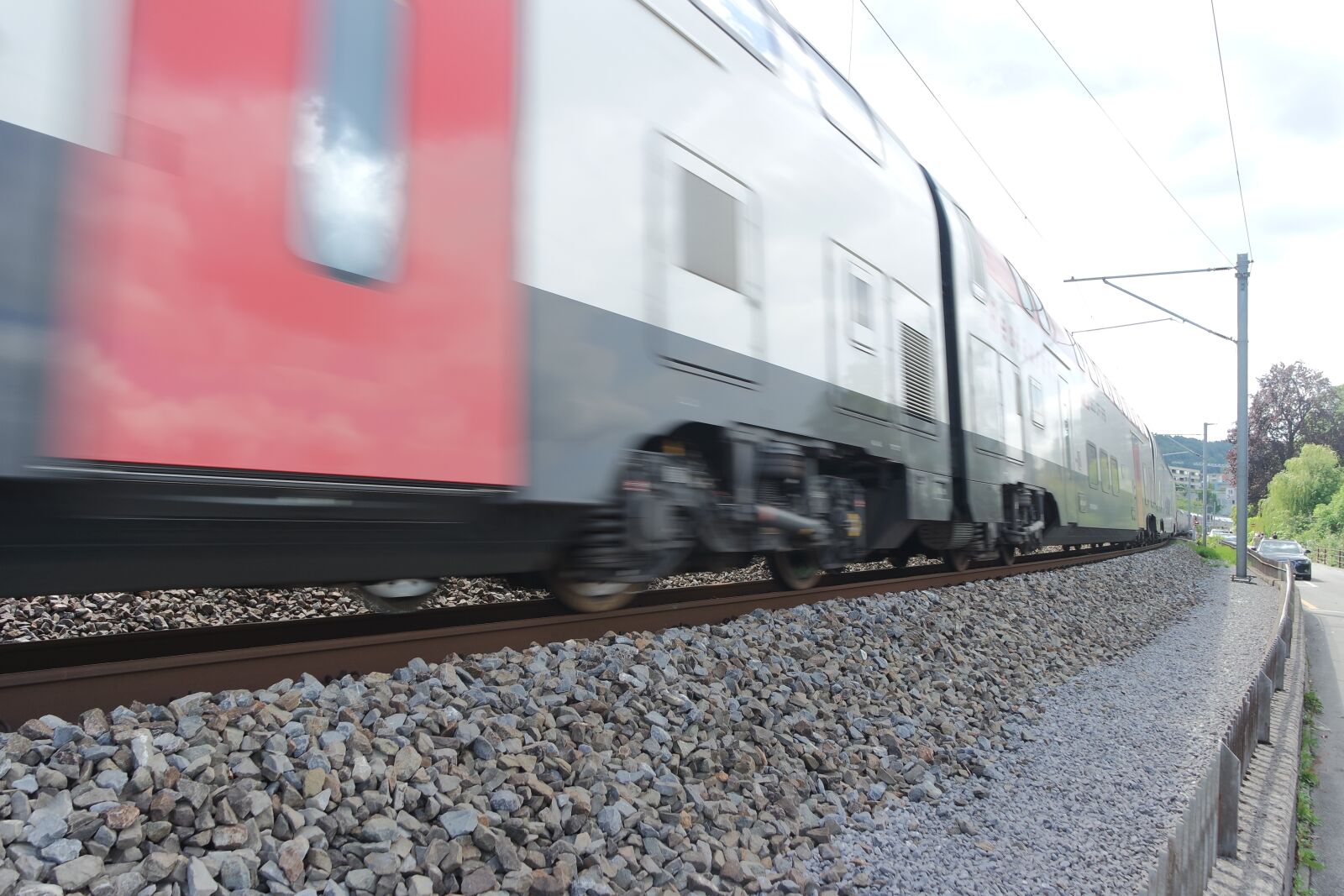 Samsung NX3000 sample photo. Zurich, lake zurich, train photography