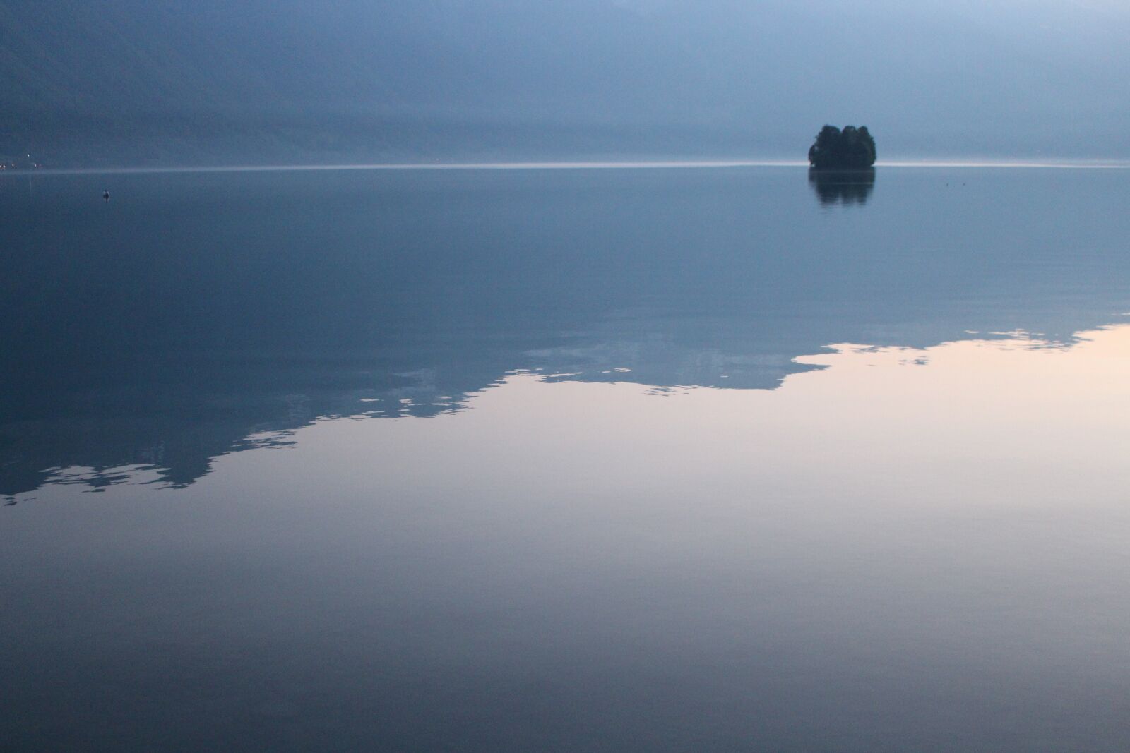 Canon EOS 700D (EOS Rebel T5i / EOS Kiss X7i) sample photo. Morgenstimmung, lake, silent photography