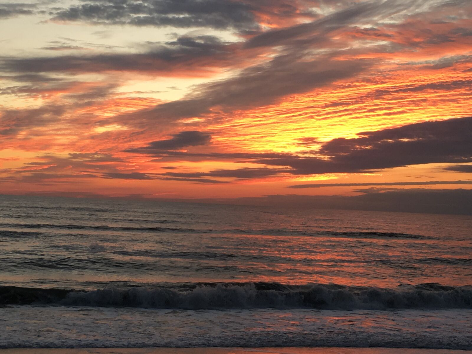 iPhone 6s back camera 4.15mm f/2.2 sample photo. Cloud, formation, east, coast photography