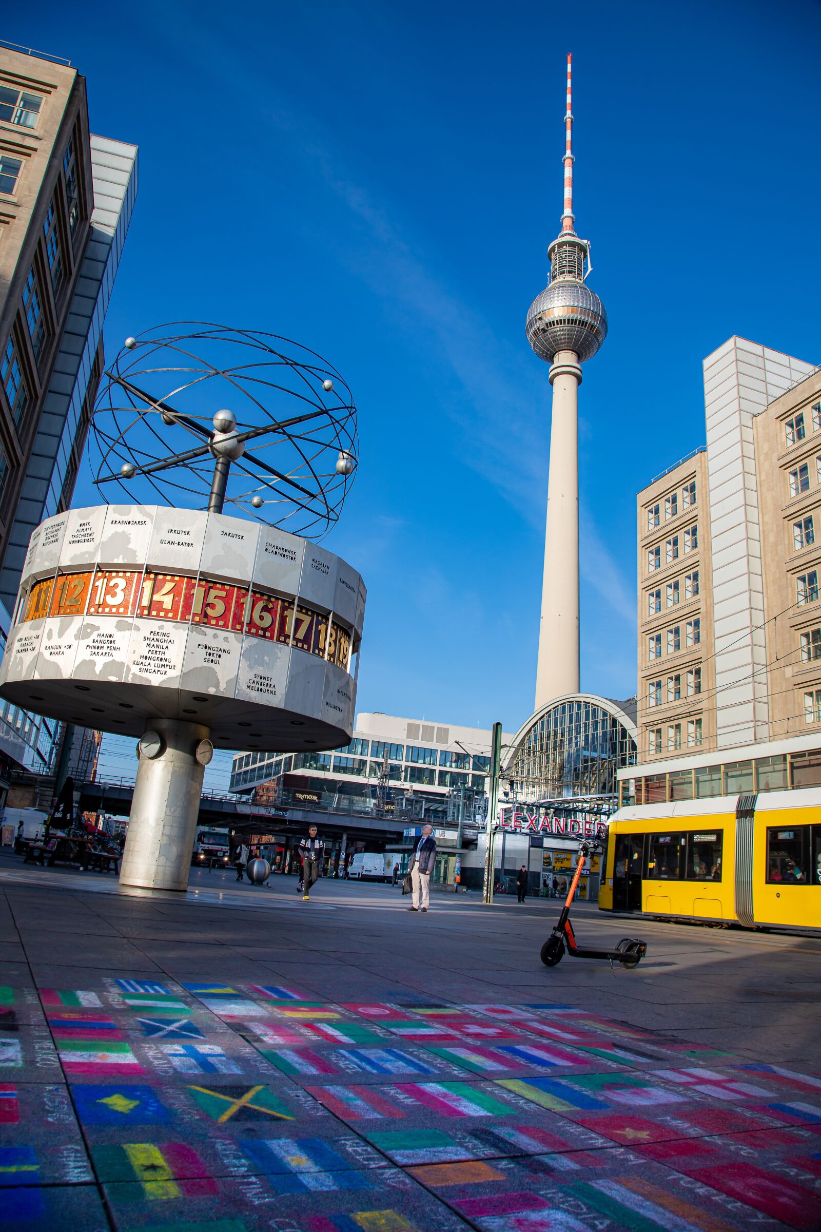 Canon EOS 6D Mark II sample photo. Berlin alexanderplatz, world clock photography