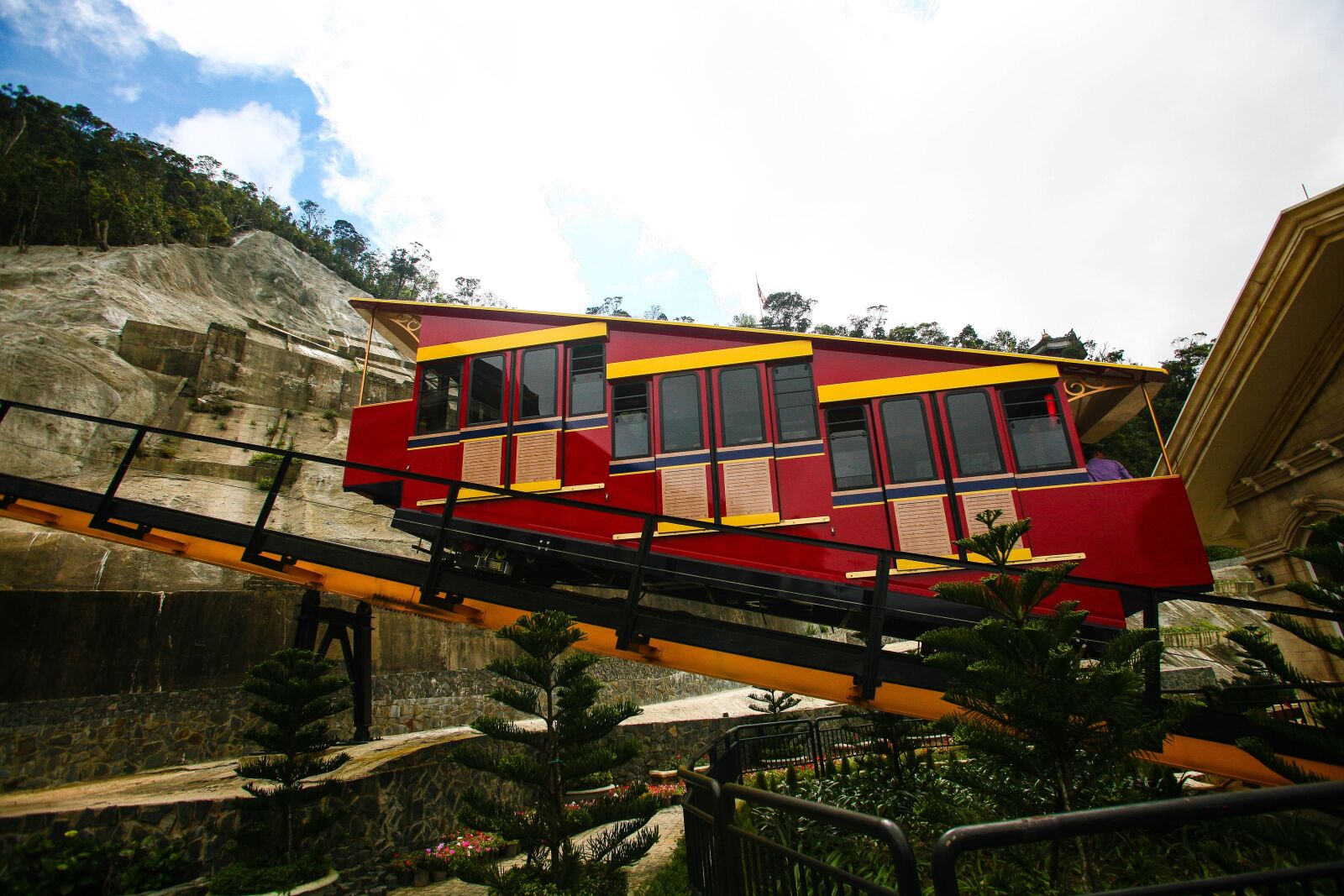 Canon EOS 5D sample photo. Train, ba na hill photography