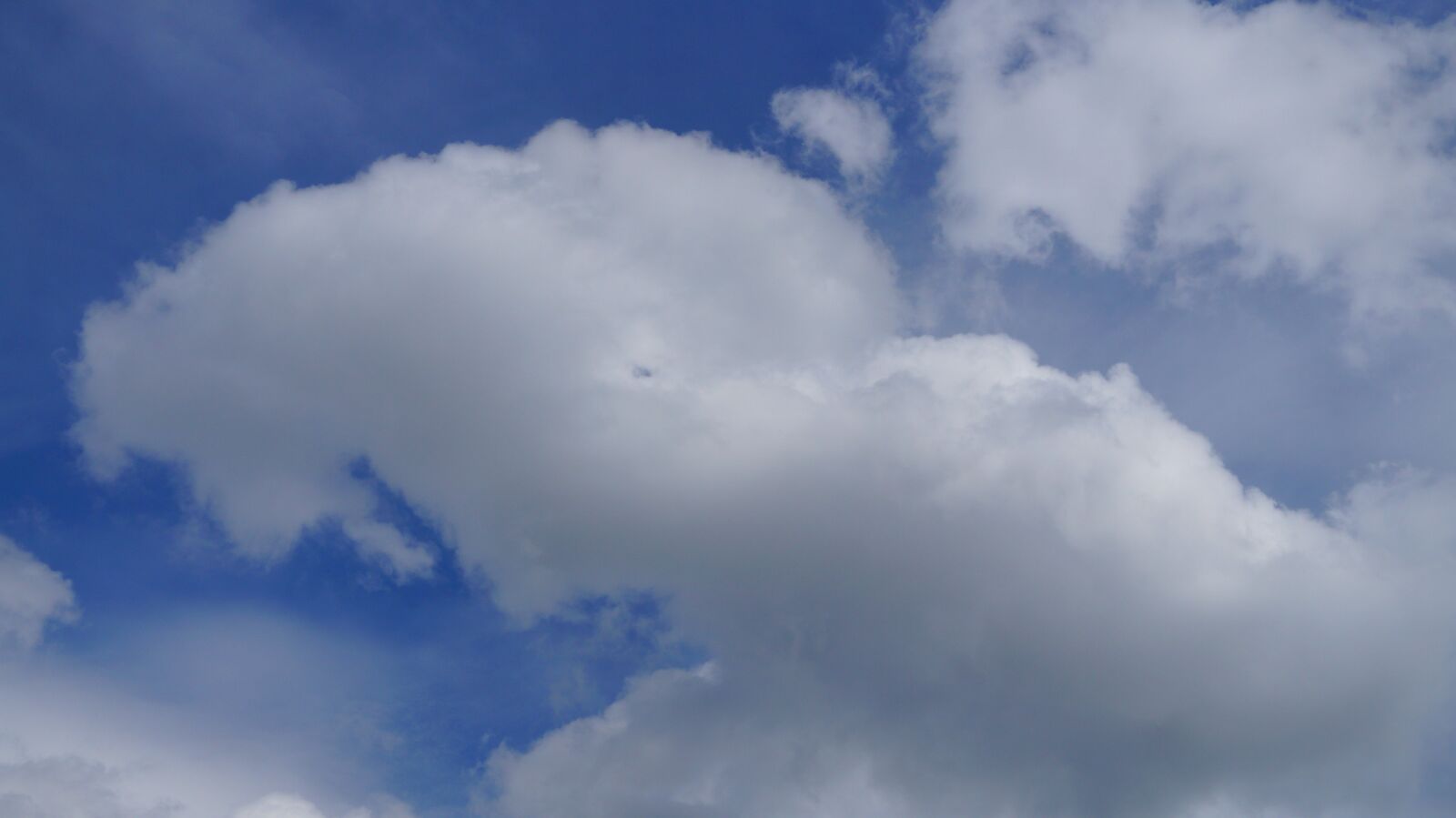 Sony Alpha a3000 + Sony E 18-55mm F3.5-5.6 OSS sample photo. Sky, clouds, cloud photography