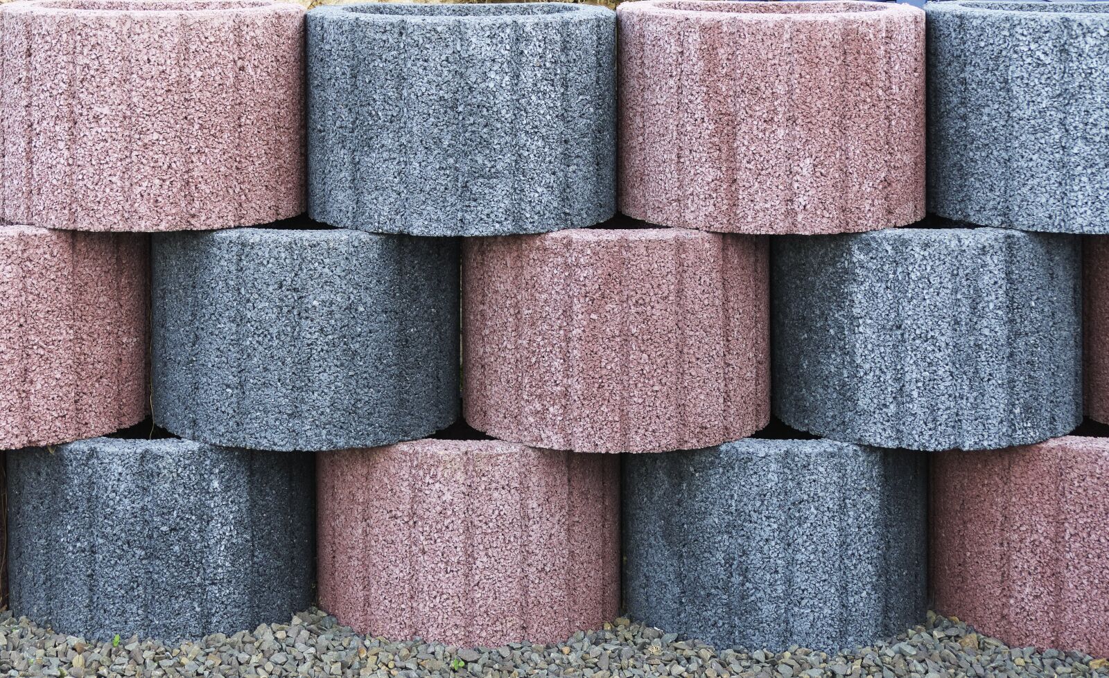 Panasonic Lumix DMC-FZ1000 sample photo. Embankment stones, garden blocks photography