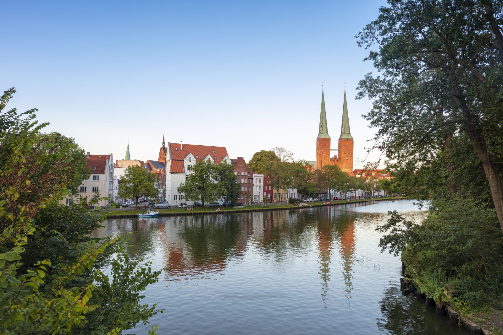 Canon EOS 5DS R sample photo. Lübeck, water, evening photography