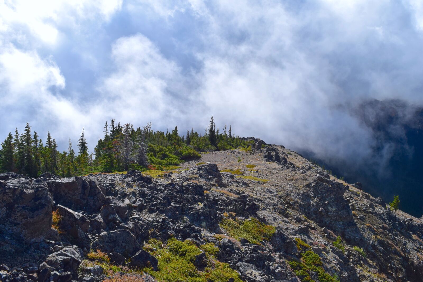 Nikon D3300 sample photo. Mountain, morning, clouds photography