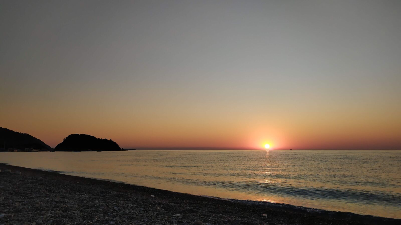 Xiaomi Redmi Note 7 sample photo. Sunset, sea, beach photography