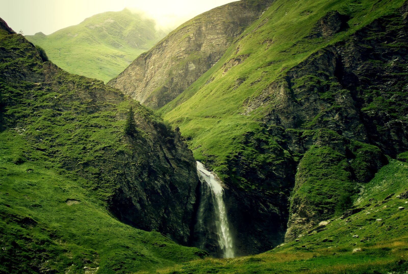 Fujifilm FinePix F10 sample photo. Mountains, alpine, waterfall photography