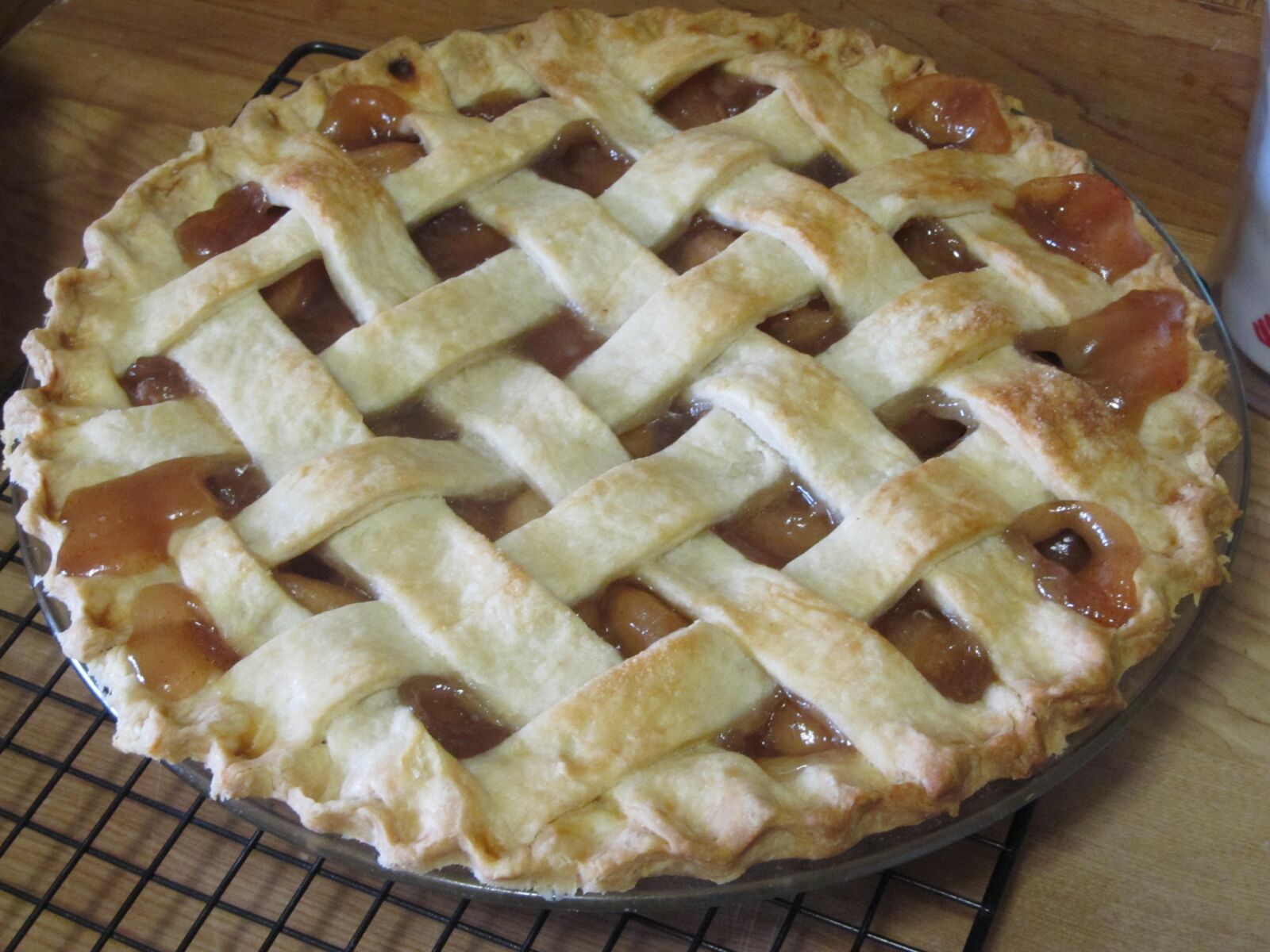 Canon PowerShot SX130 IS sample photo. Apple pie, homemade, apple photography