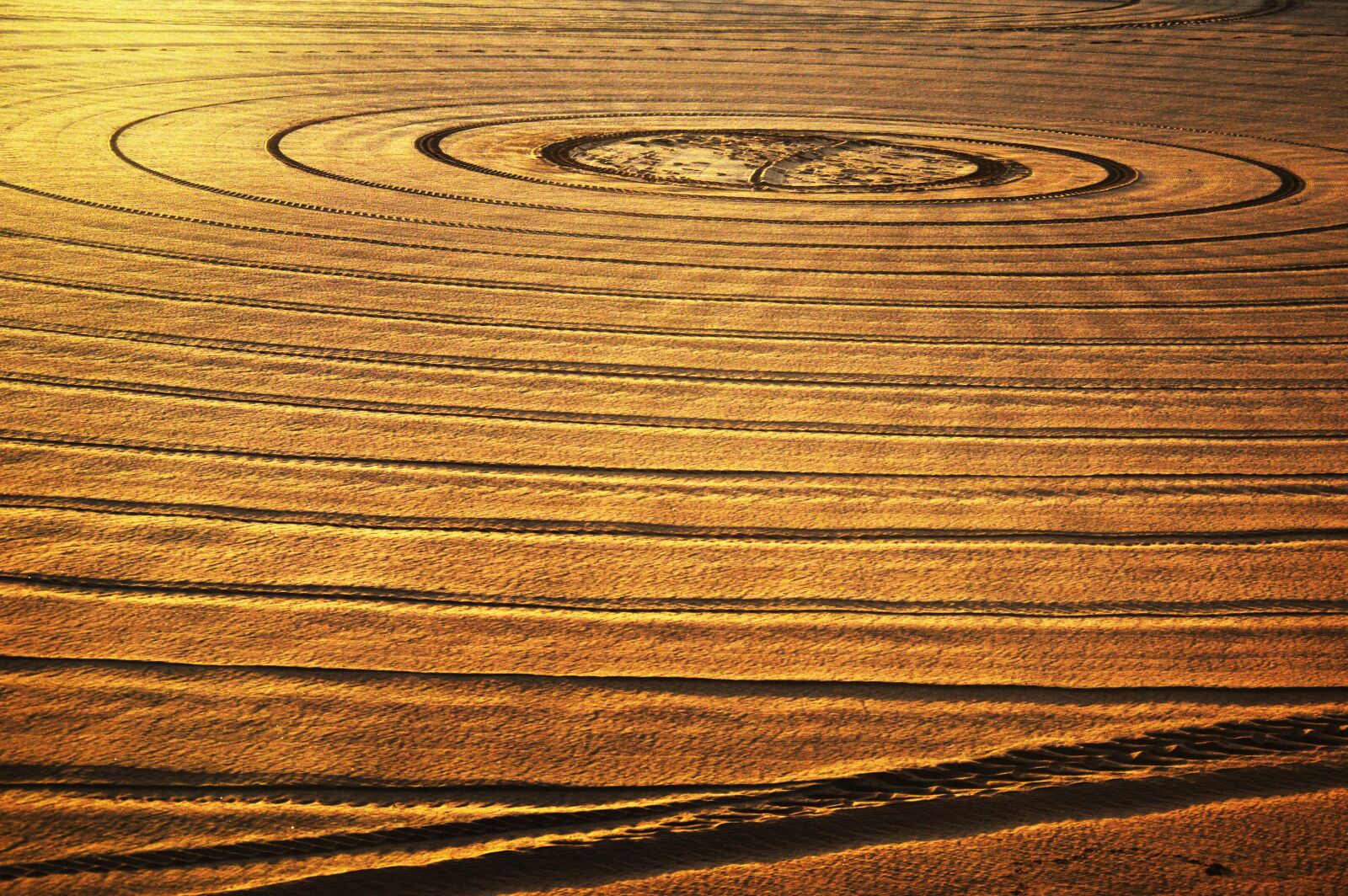 Nikon D3200 sample photo. Sand, circles, sun photography