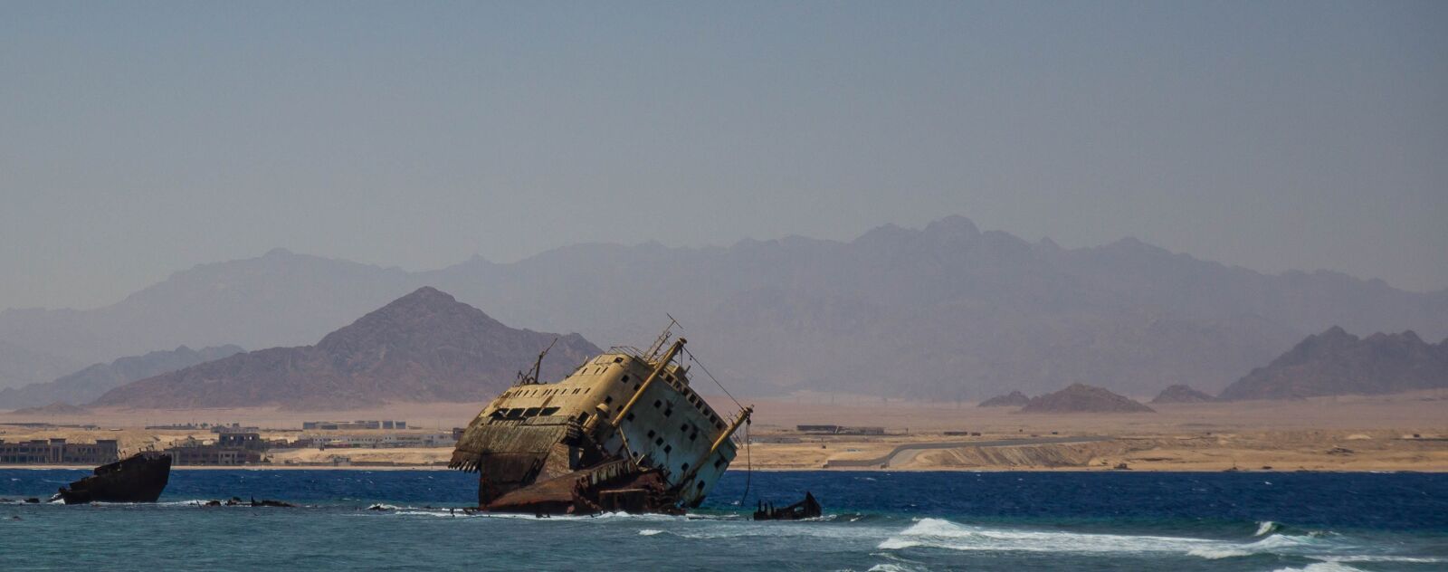 Canon EOS 60D sample photo. Sea, ship, sunken photography
