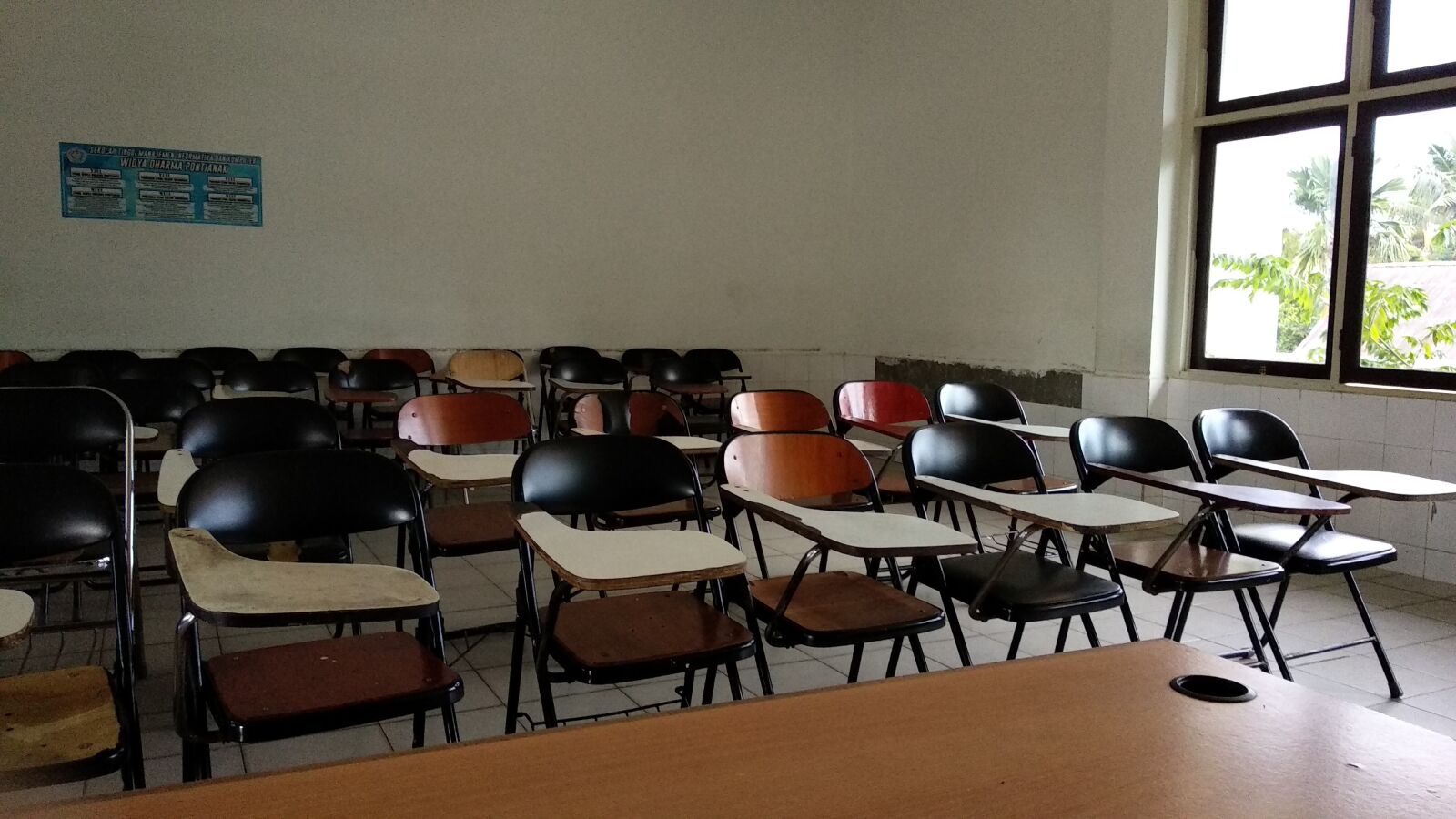 Xiaomi Mi A1 sample photo. Students, class, seat photography