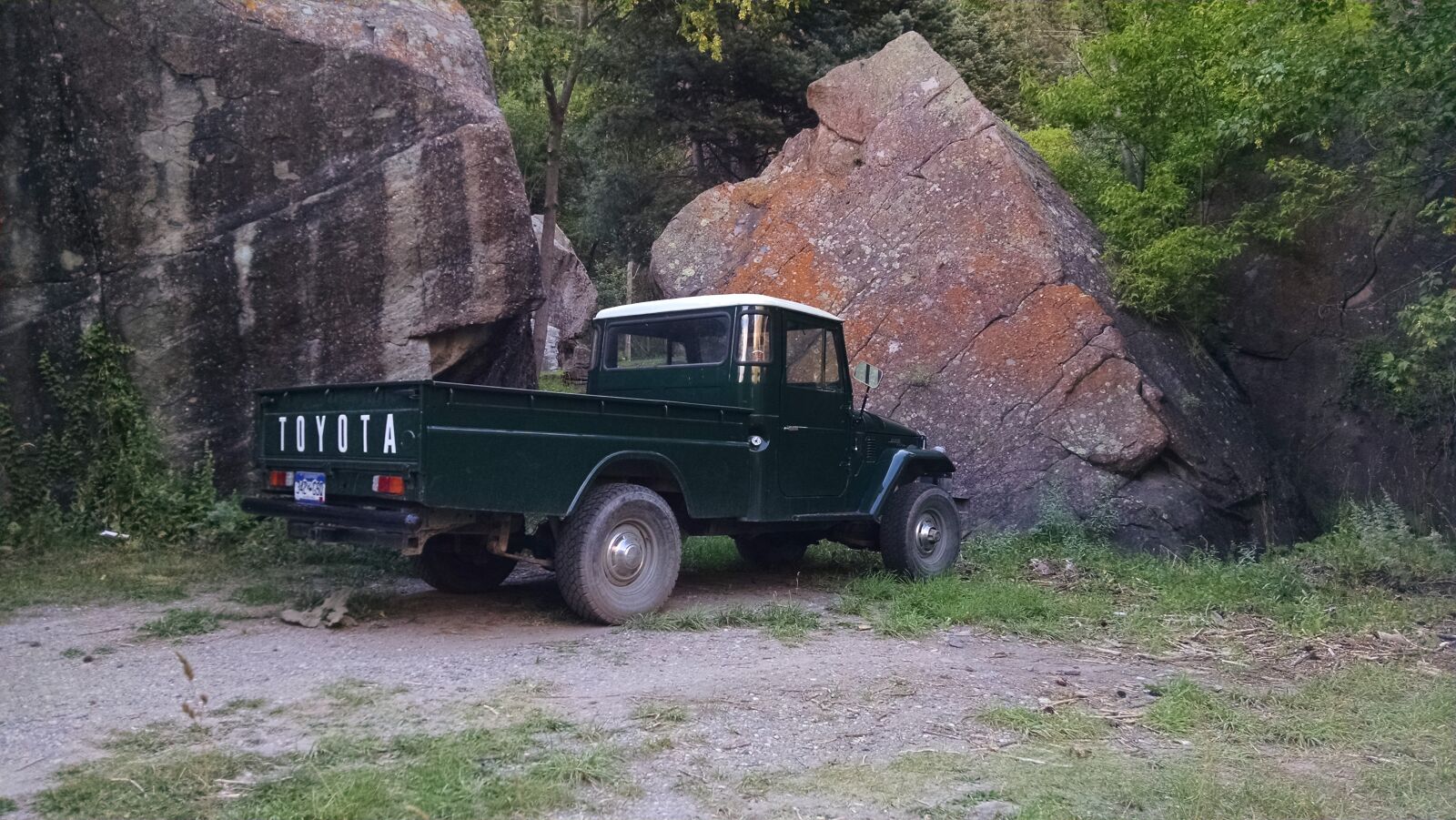 Motorola XT1080 sample photo. Old, truck photography