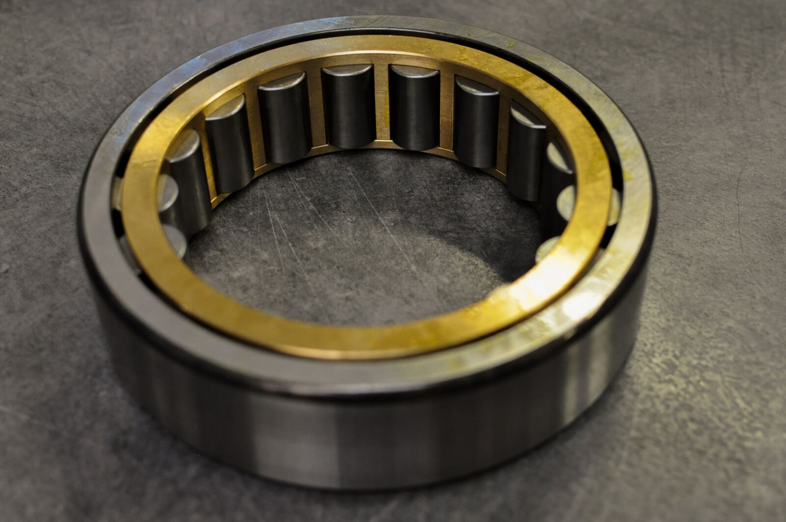 Nikon D5000 sample photo. Bearing, bearings, basket brass photography