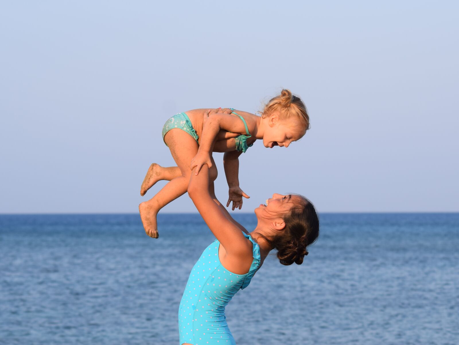 Nikon D3300 sample photo. Sisters, love, beach photography