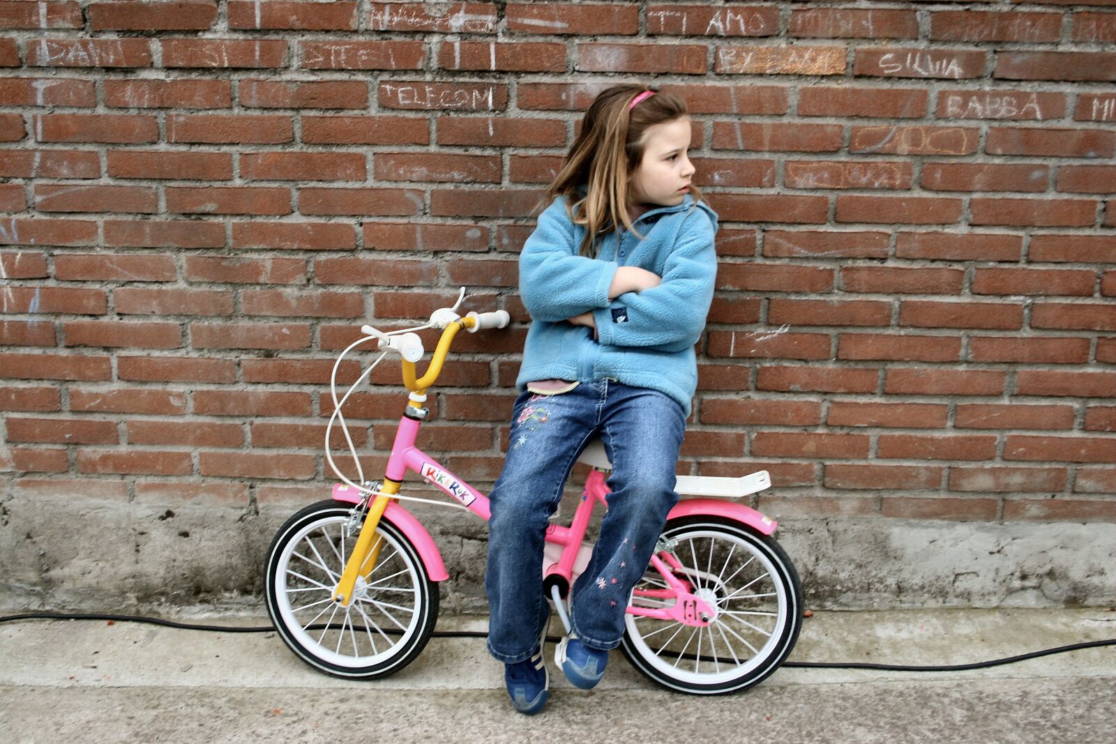 Canon EOS 20D sample photo. Little girl, bicycle, boredom photography