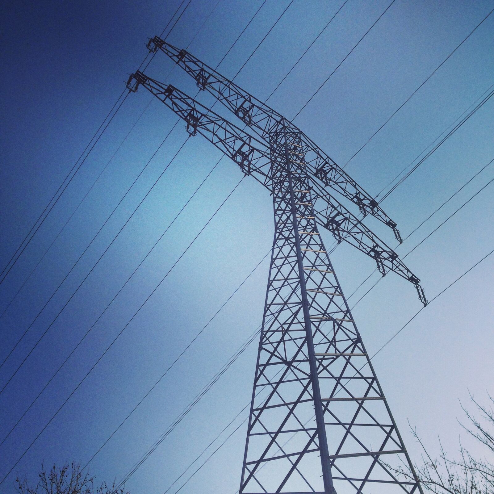iPhone 5 back camera 4.12mm f/2.4 sample photo. Strommast, power line, power photography