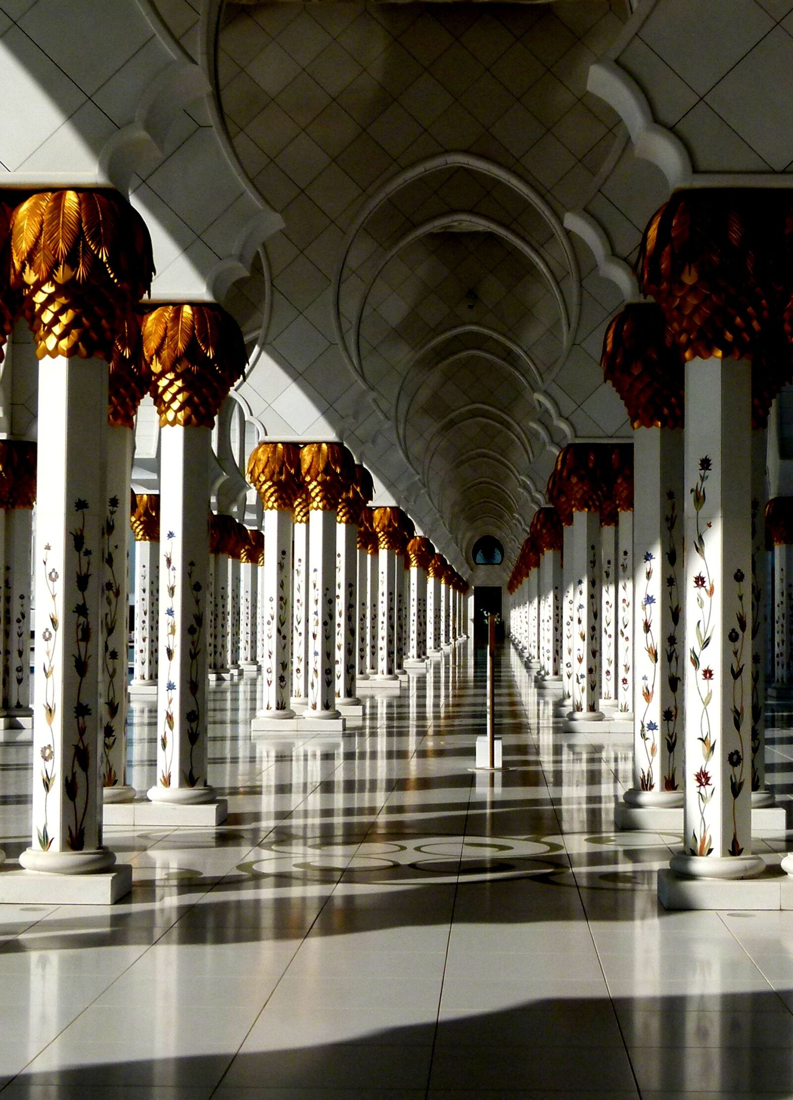 Panasonic Lumix DMC-FZ100 sample photo. Abu dhabi, mosque, building photography
