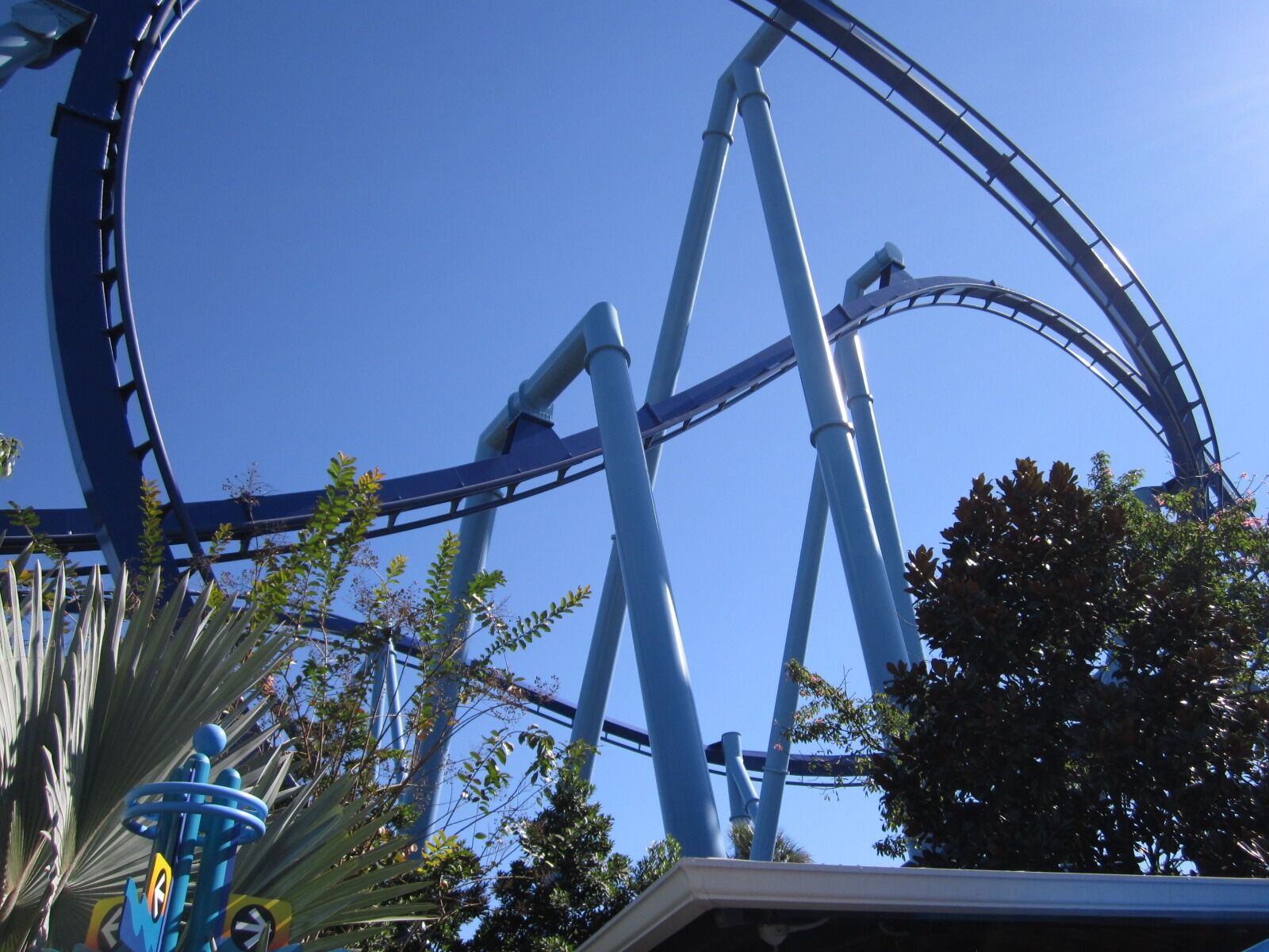 Canon PowerShot A2200 sample photo. Amusement, park, rides photography