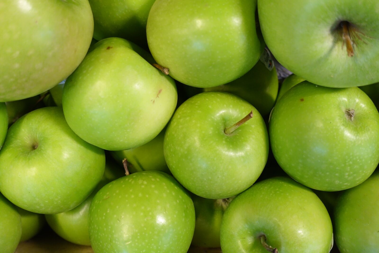 Sony Cyber-shot DSC-RX100 III sample photo. Apple, green apples, granny photography