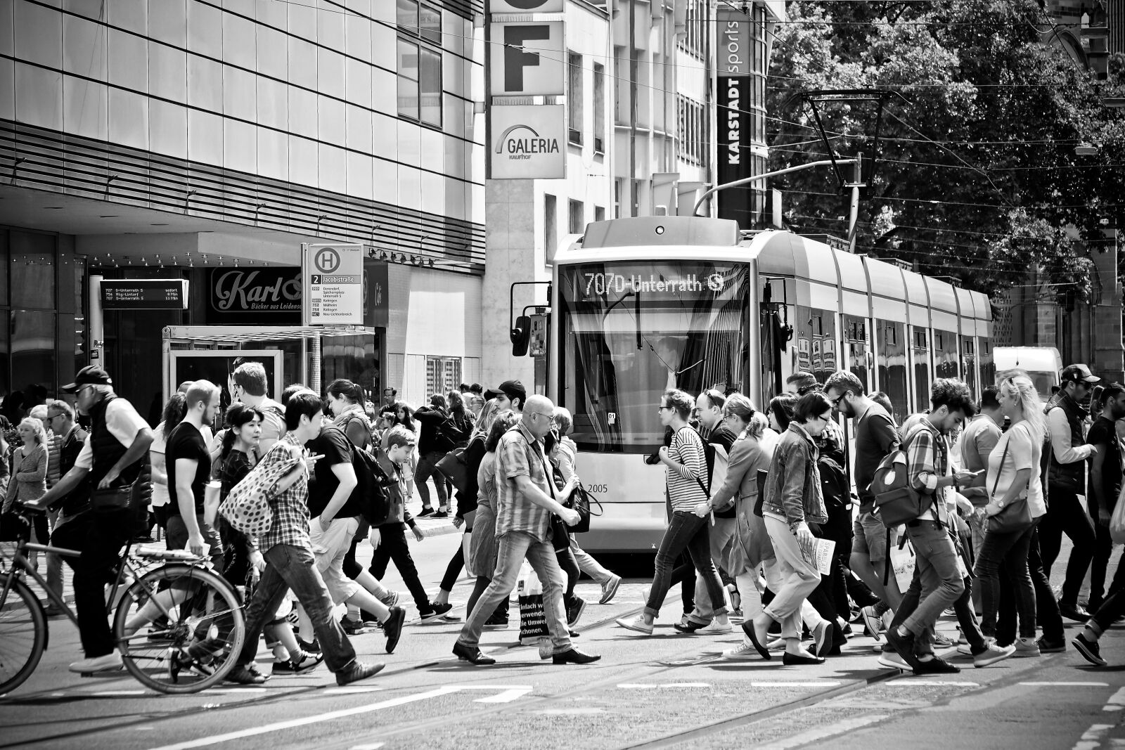Olympus OM-D E-M10 sample photo. Road, tram, city photography