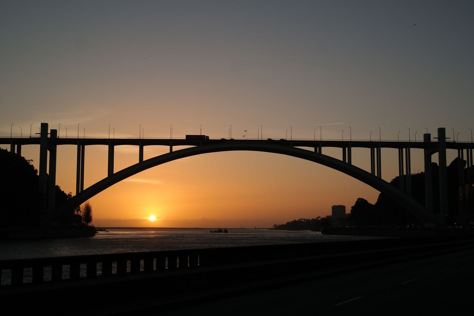 Samsung NX2000 sample photo. Bridge, sunset, twilight photography