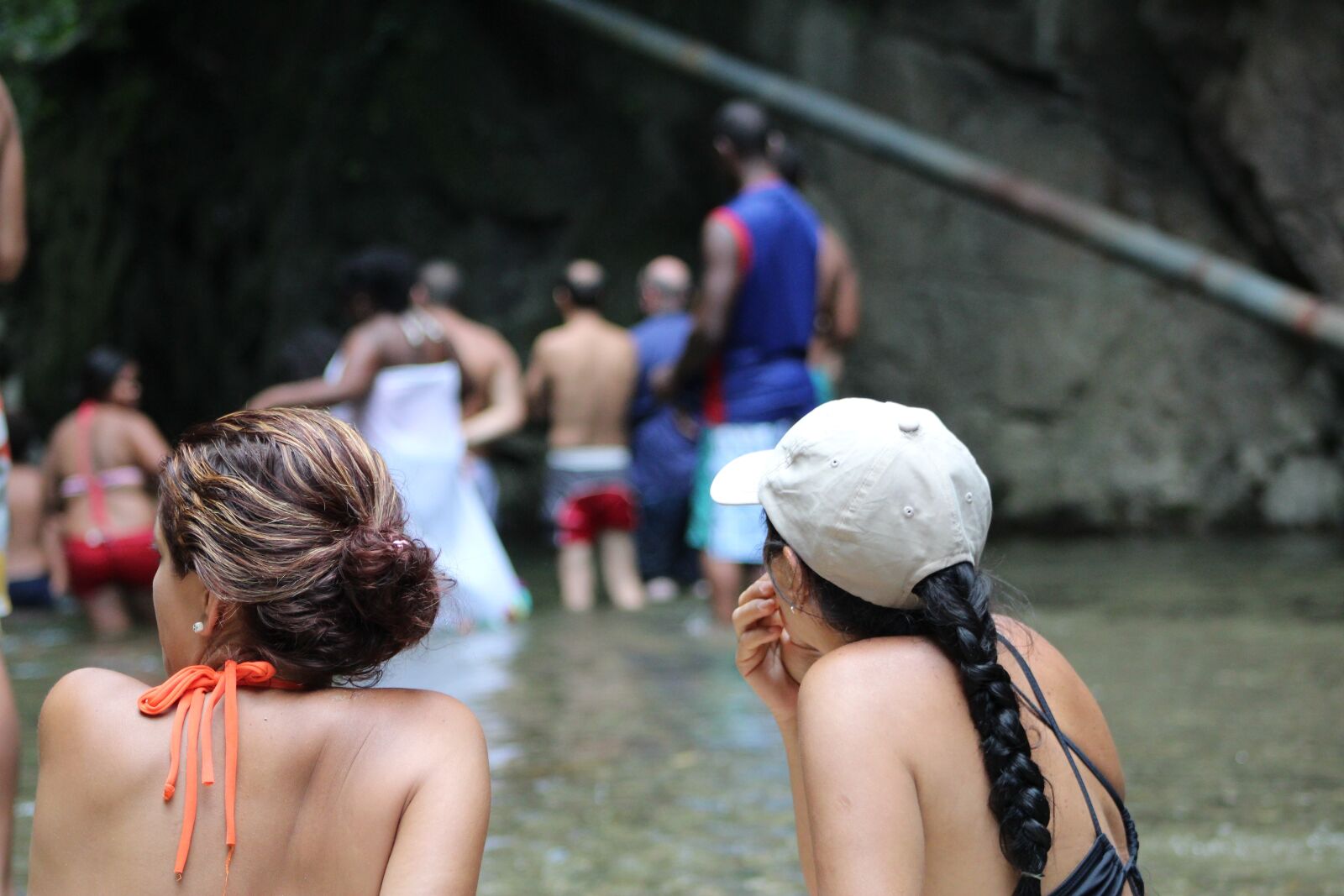 Canon EOS 1300D (EOS Rebel T6 / EOS Kiss X80) sample photo. River, venezuela, women photography