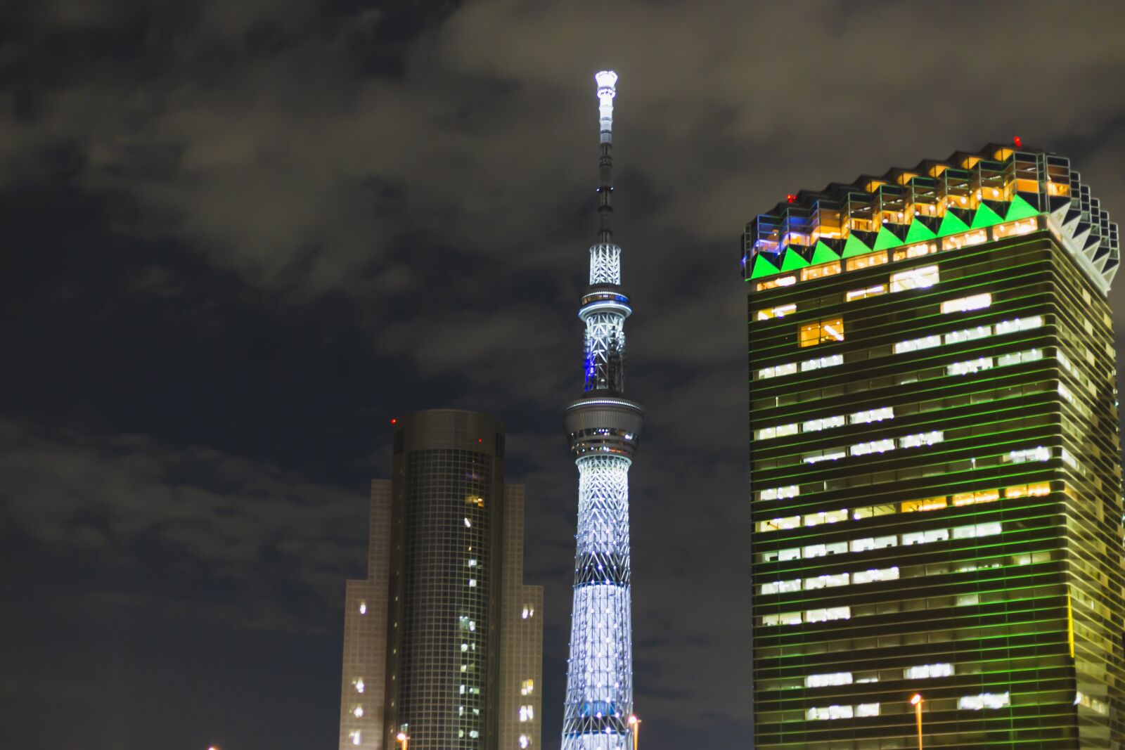 Canon EOS 6D + Canon EF 50mm F1.8 STM sample photo. Tokyo sky tree, tower photography