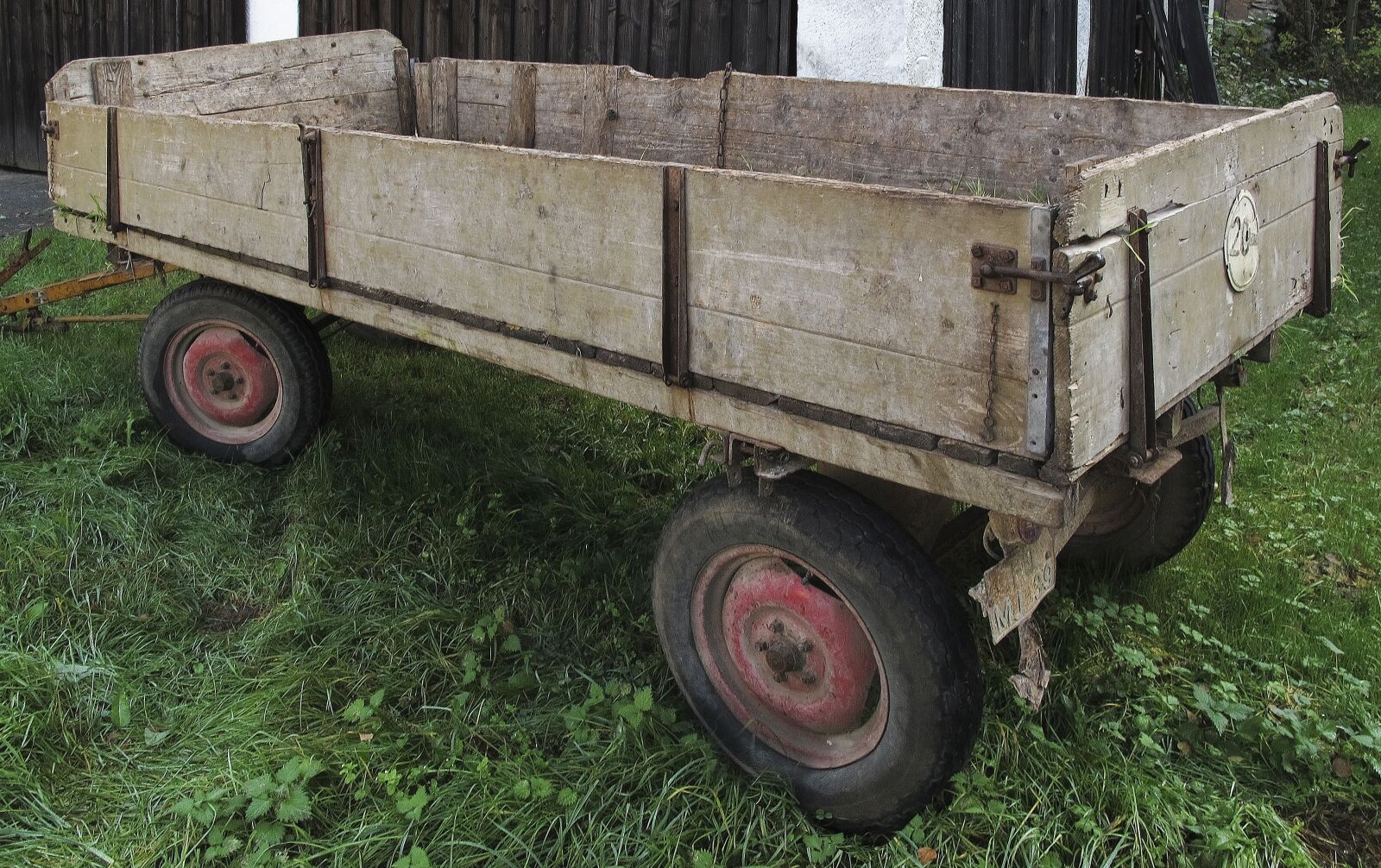 Canon PowerShot G12 sample photo. Trailers, rubber car, agriculture photography