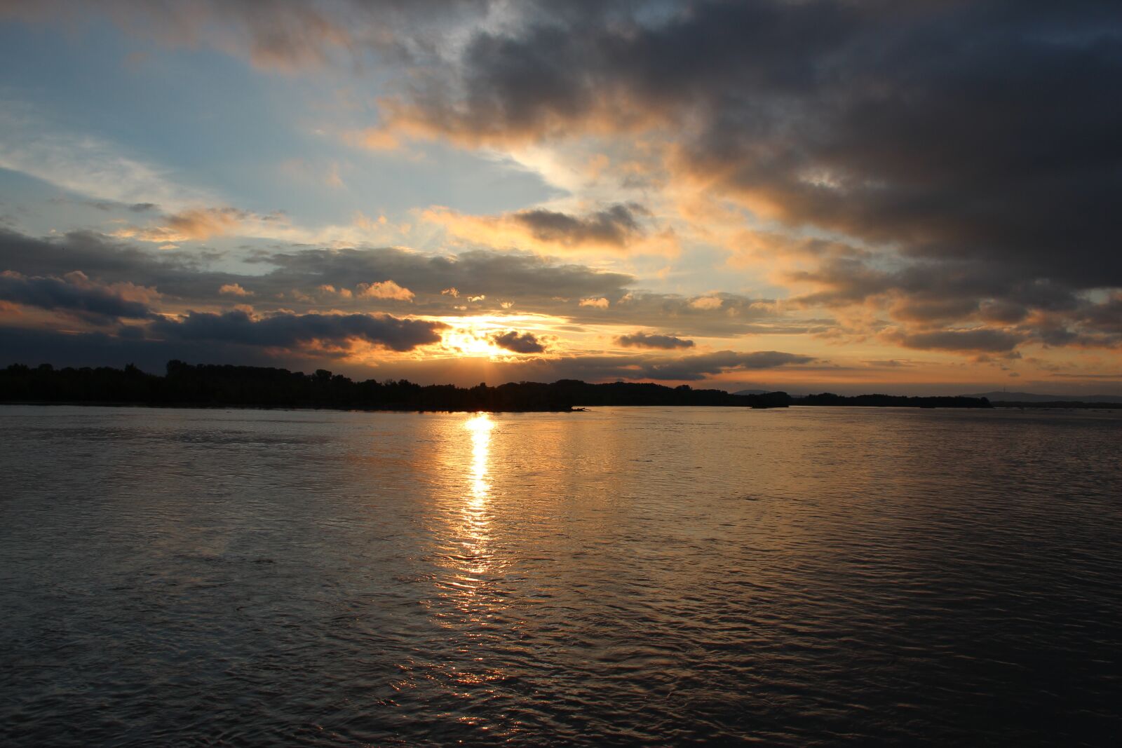 Canon EF-S 18-135mm F3.5-5.6 IS sample photo. West, sun, nature photography