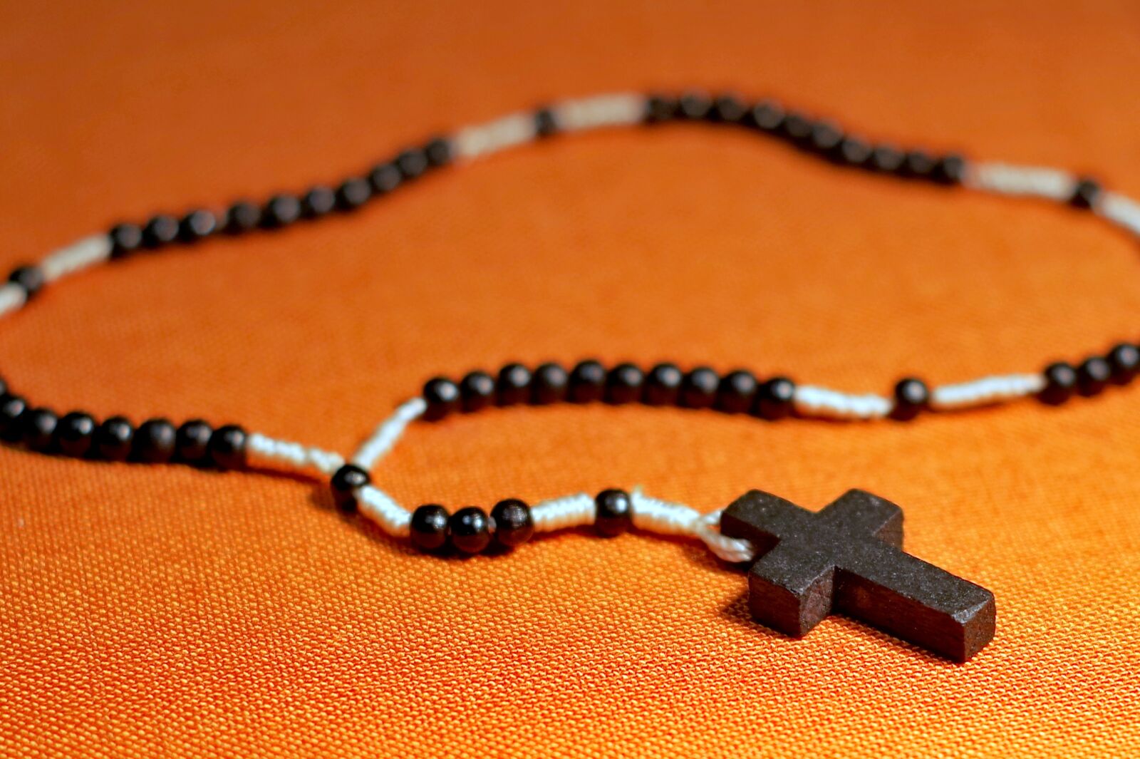 Pentax K-S2 sample photo. The rosary, prayer, faith photography