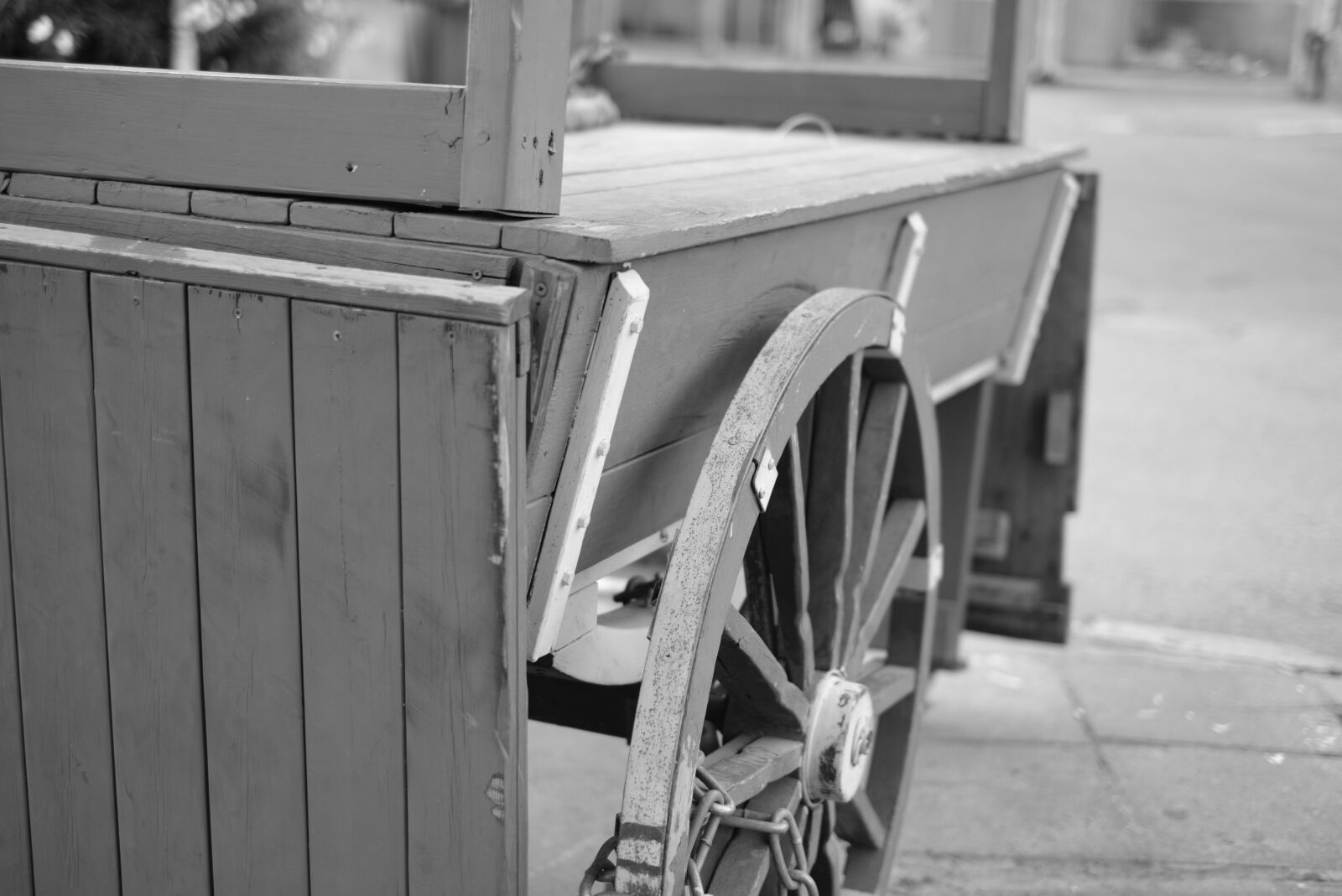 Fujifilm X-T2 + Fujifilm XF 35mm F1.4 R sample photo. Vintage, carriage, cart photography
