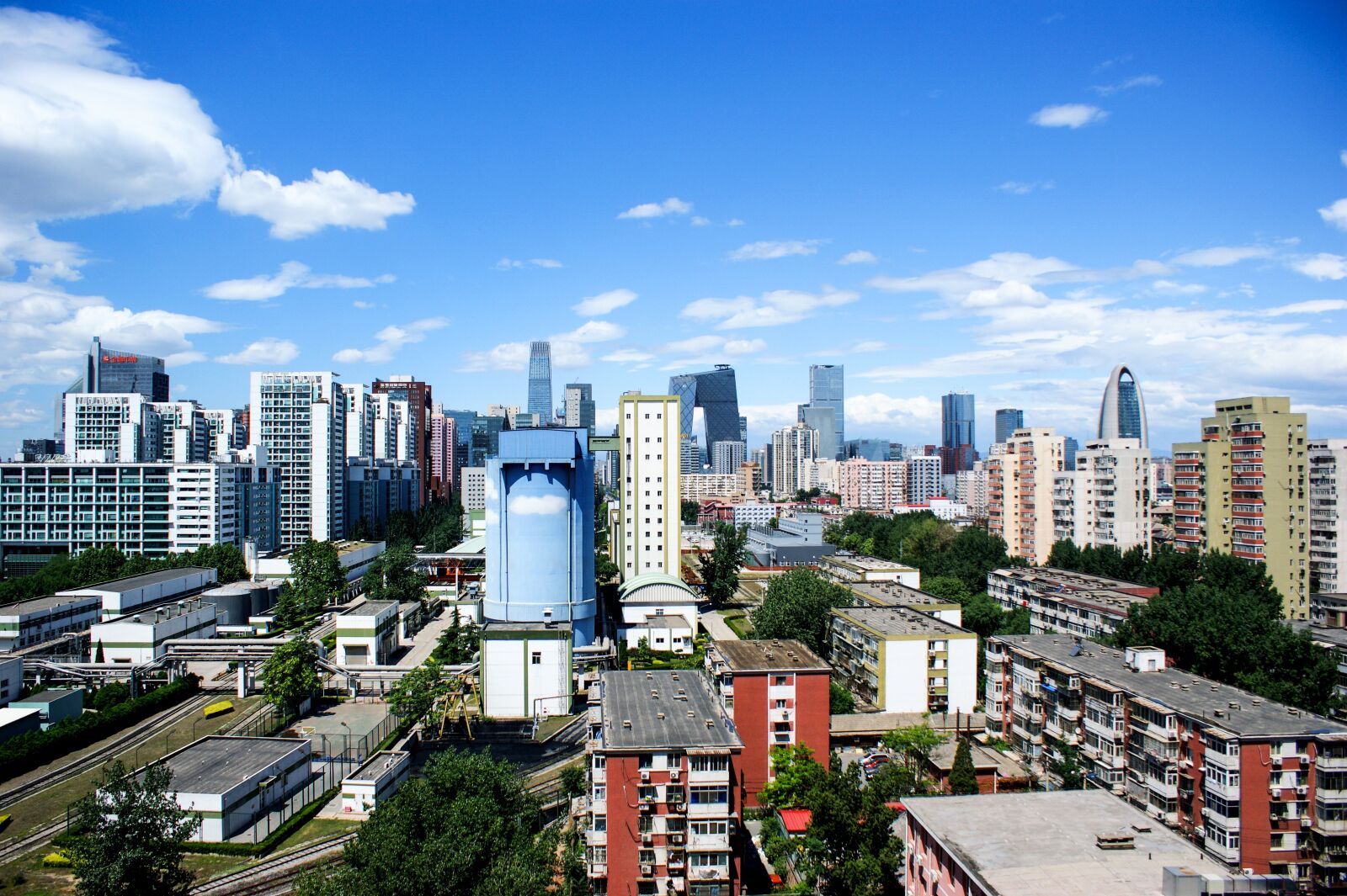 Sony Alpha DSLR-A350 sample photo. City, skyscraper, cityscape photography