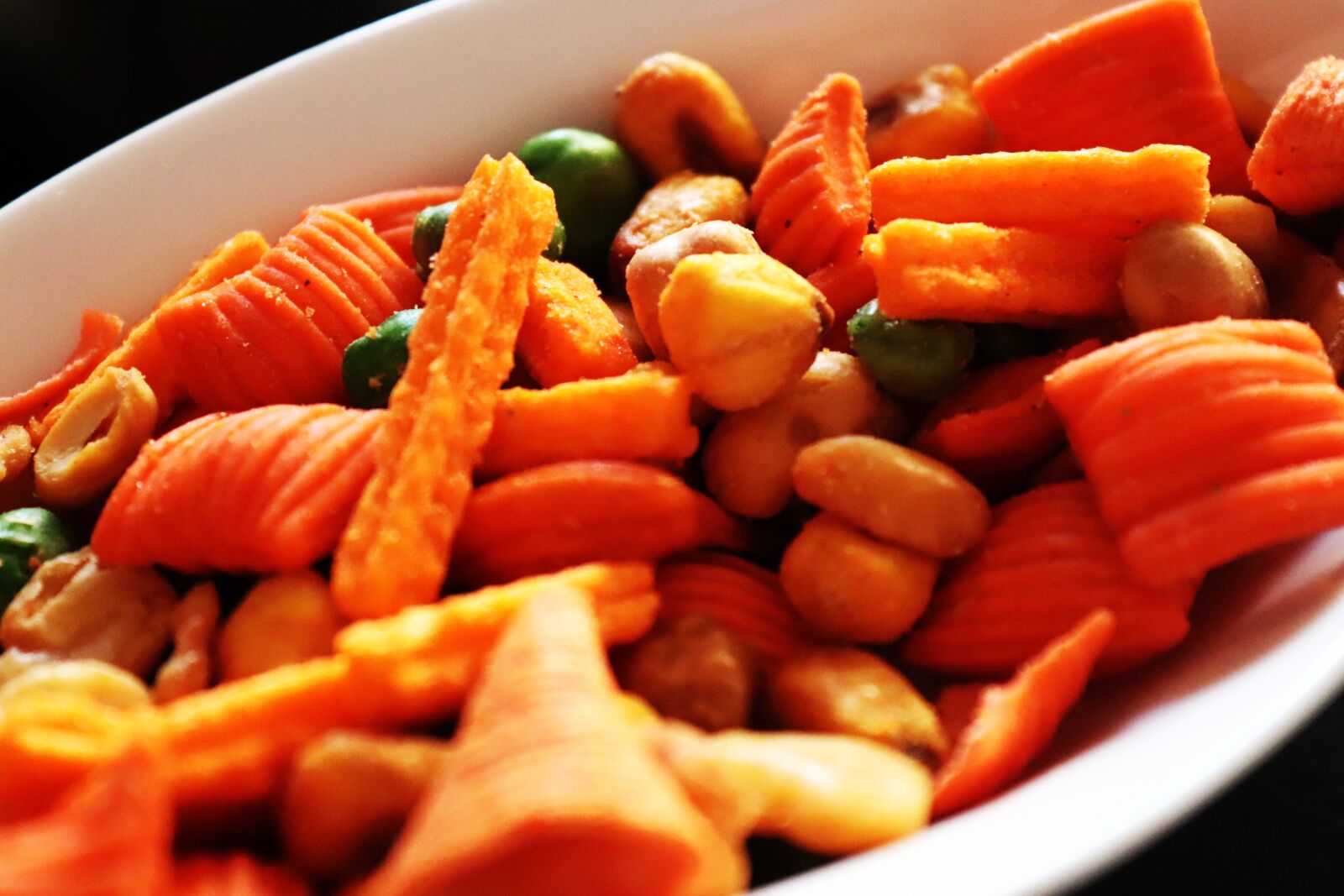 Canon EOS 200D (EOS Rebel SL2 / EOS Kiss X9) sample photo. Nuts, food, snack photography