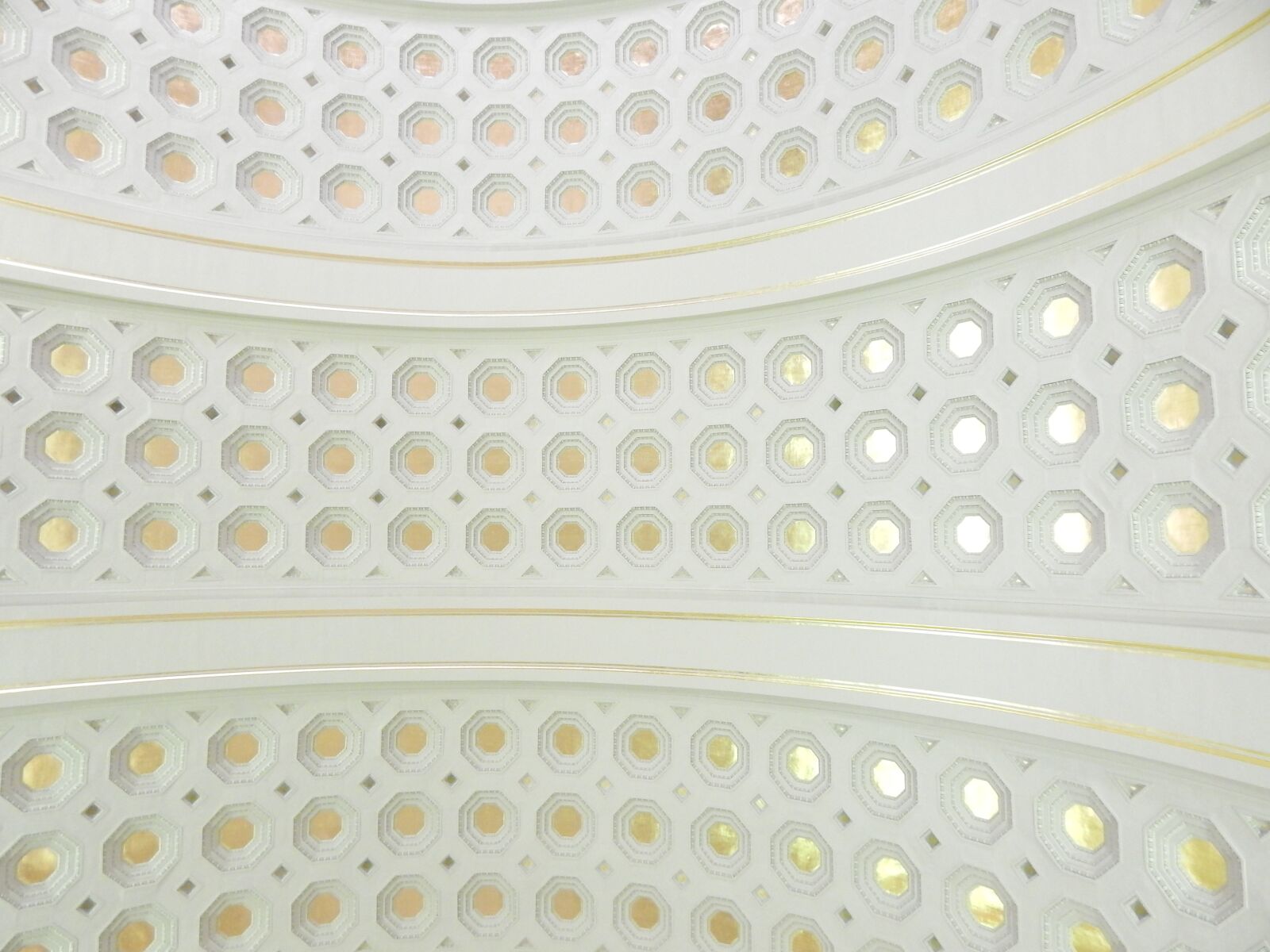 Nikon Coolpix L820 sample photo. Ceiling, texture, gold photography