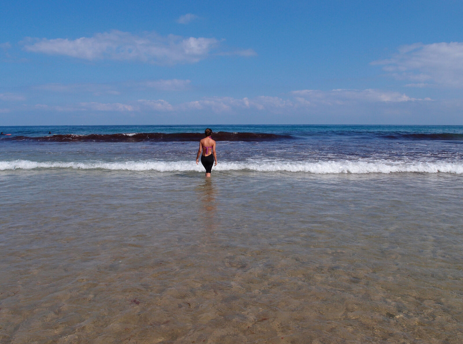 Olympus XZ-1 sample photo. Beach, girl, sea, solitary photography