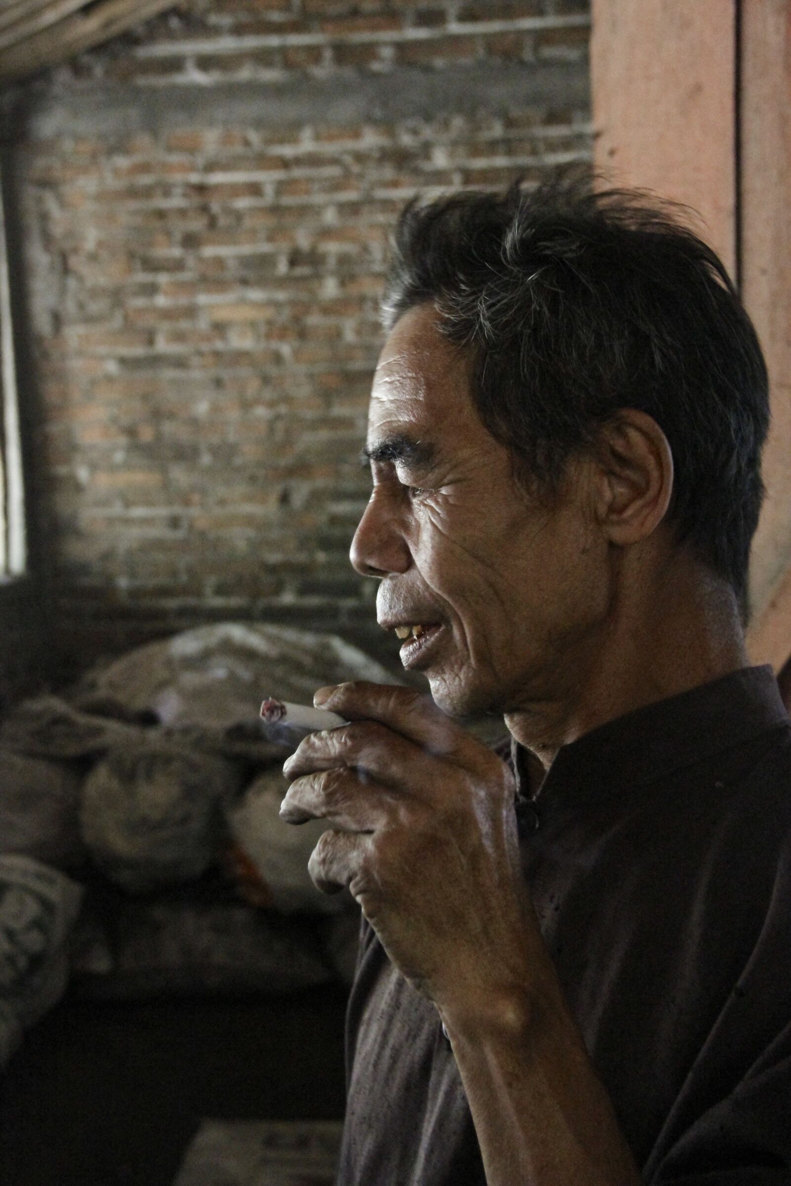 Canon EOS 7D sample photo. Man, old, smoking photography