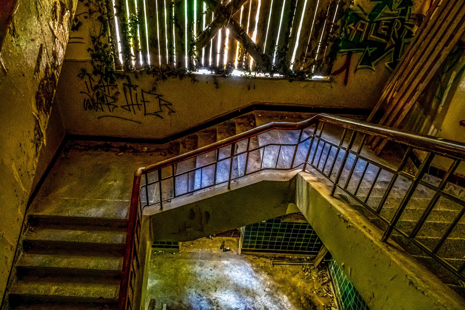 Sony Cyber-shot DSC-RX10 III sample photo. Staircase, lost place, pforphoto photography