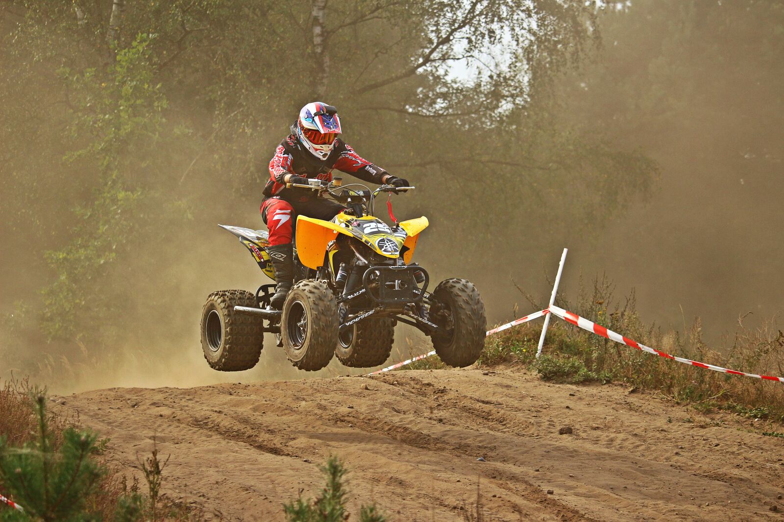Canon EOS 100D (EOS Rebel SL1 / EOS Kiss X7) sample photo. Quad, motocross, race photography