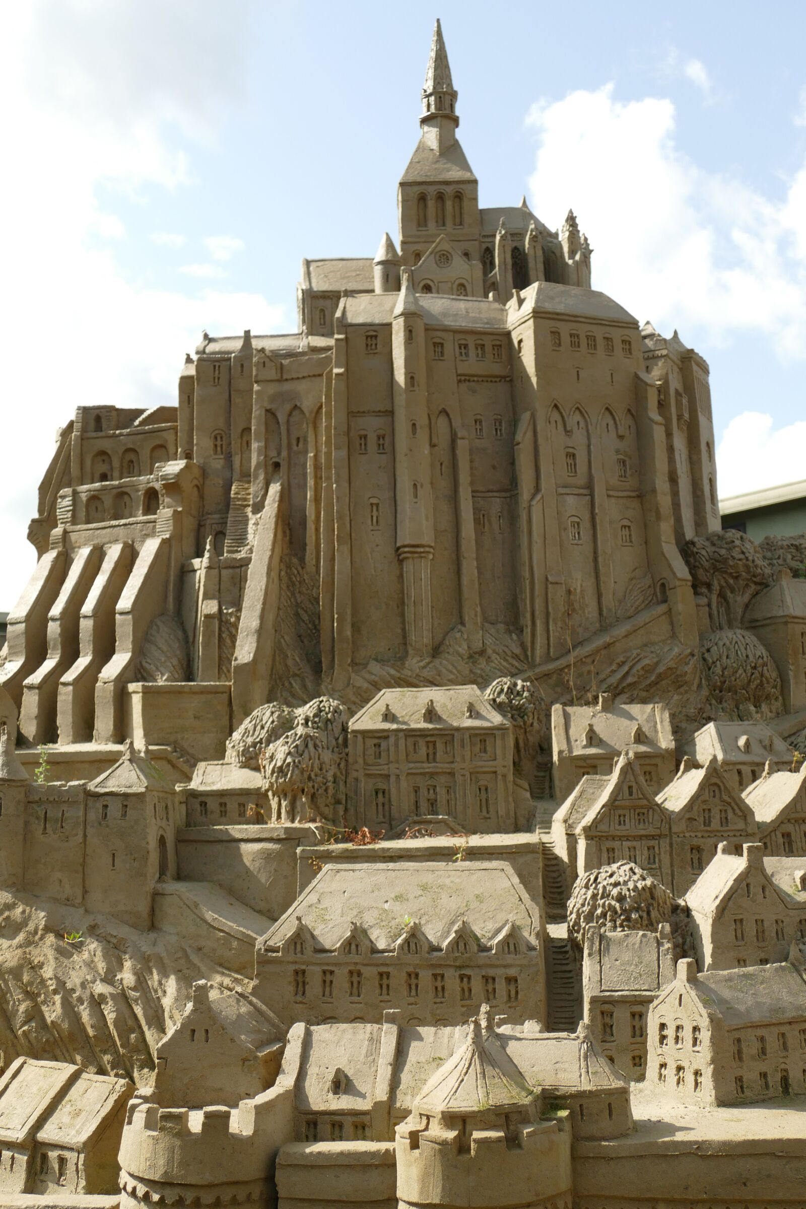 Panasonic Lumix DMC-FZ1000 sample photo. Sand sculpture, sand, sculpture photography